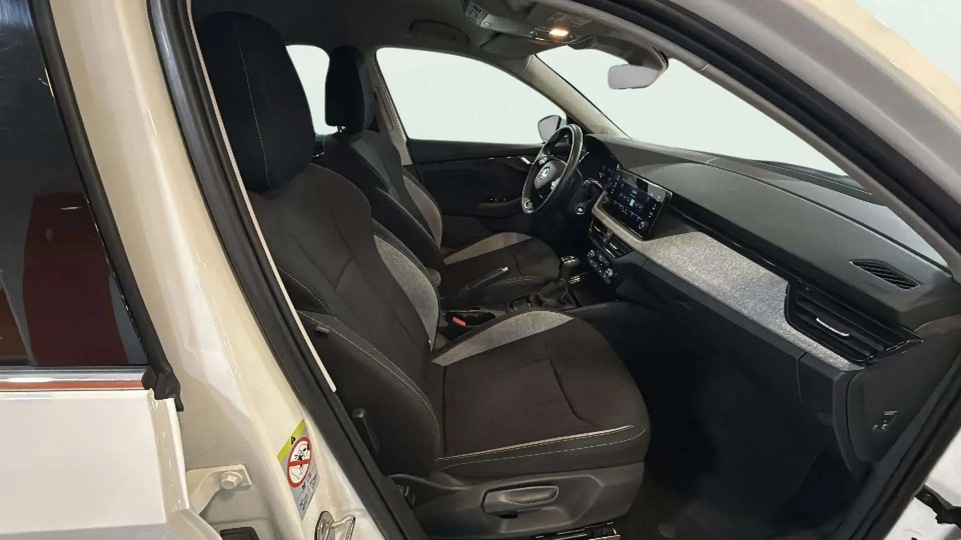 Škoda Kamiq 1.0 TSI DSG Selection - foto 13