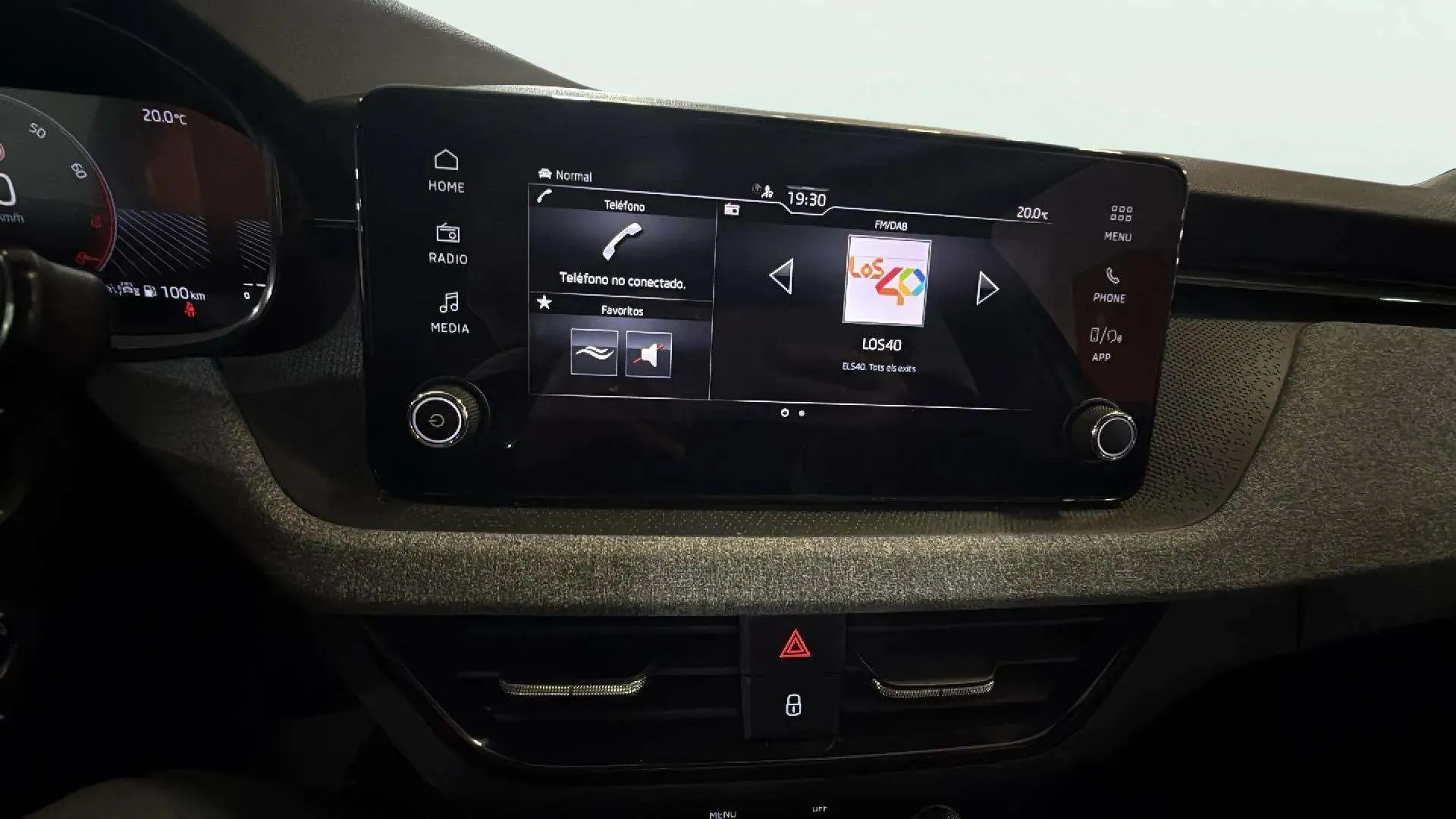 Škoda Kamiq 1.0 TSI DSG Selection - foto 17