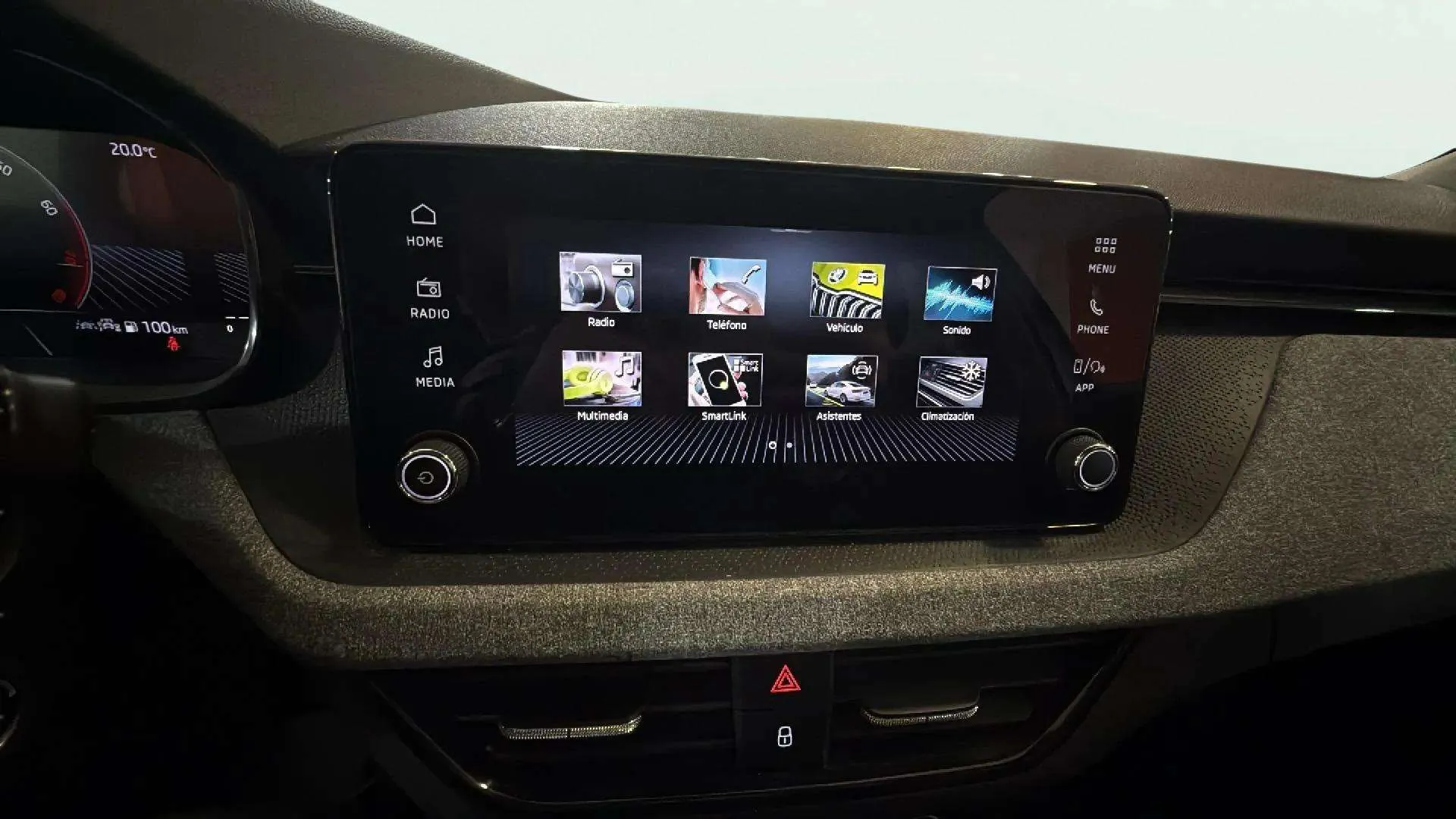 Škoda Kamiq 1.0 TSI DSG Selection - foto 18
