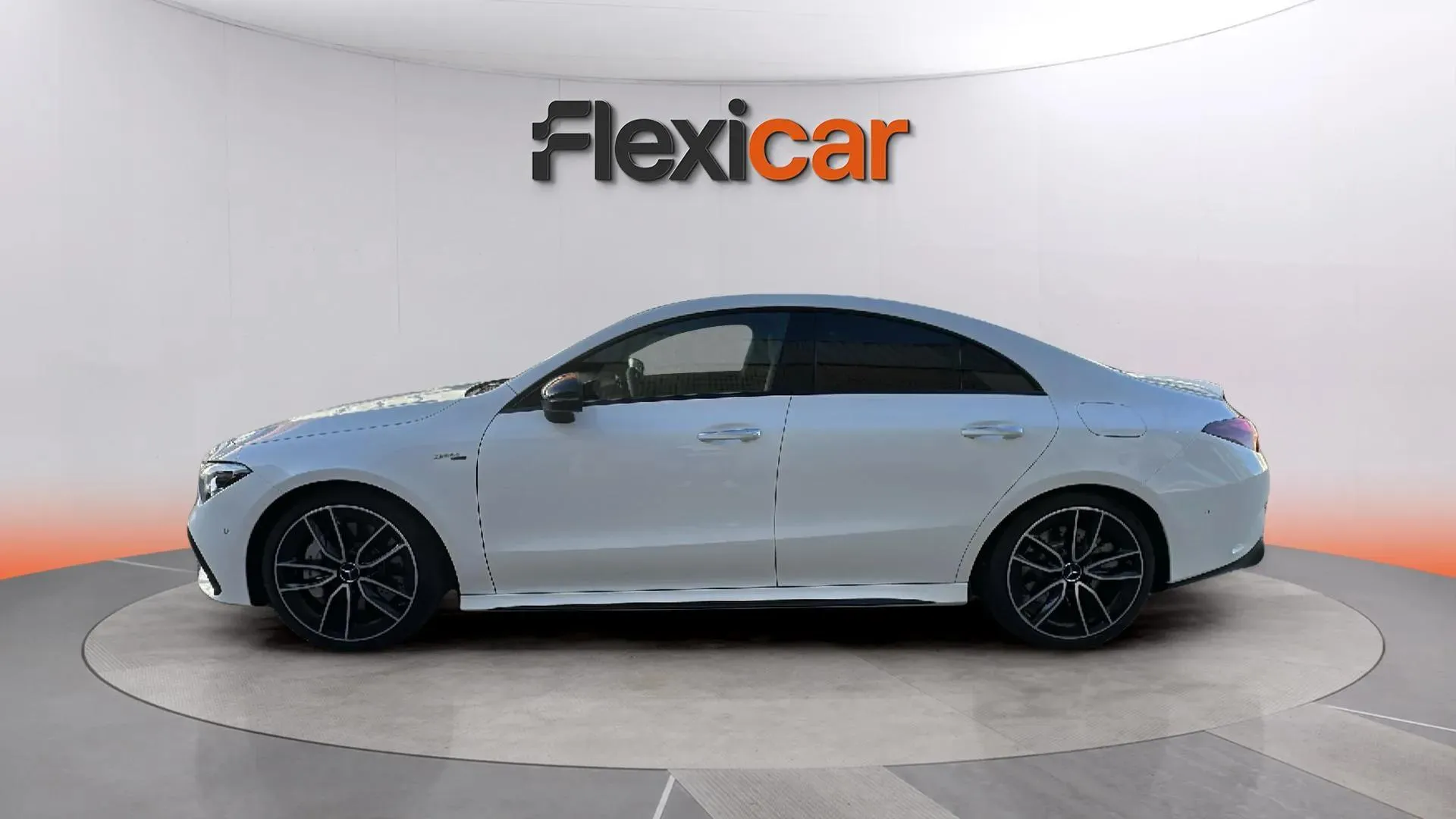 Mercedes-Benz CLA Mercedes-AMG 35 4MATIC+ - foto 4