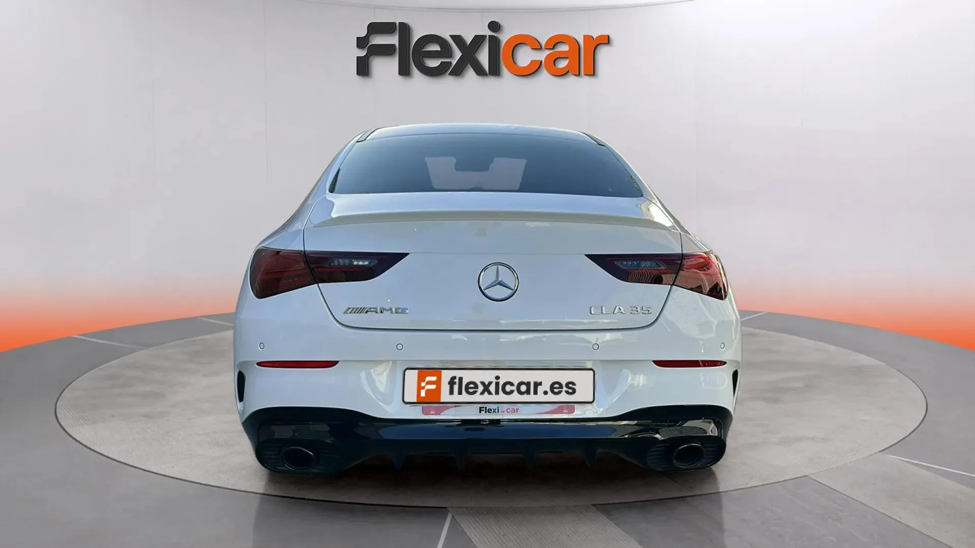 Mercedes-Benz CLA Mercedes-AMG 35 4MATIC+ - foto 8