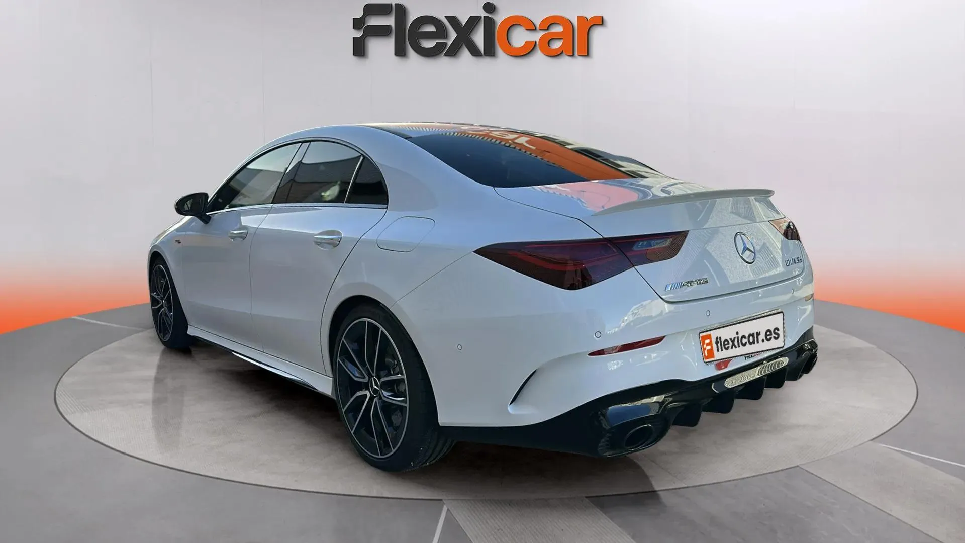 Mercedes-Benz CLA Mercedes-AMG 35 4MATIC+ - foto 5