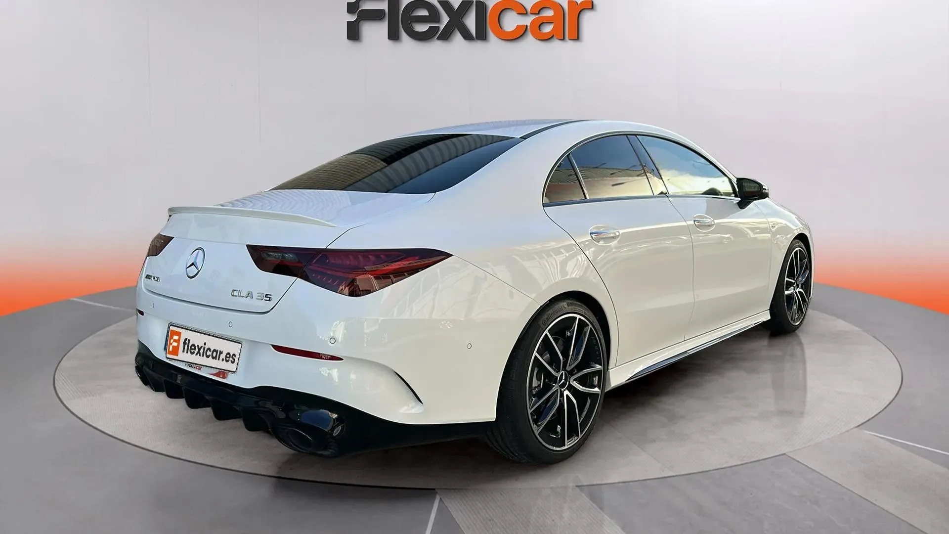 Mercedes-Benz CLA Mercedes-AMG 35 4MATIC+ - foto 7