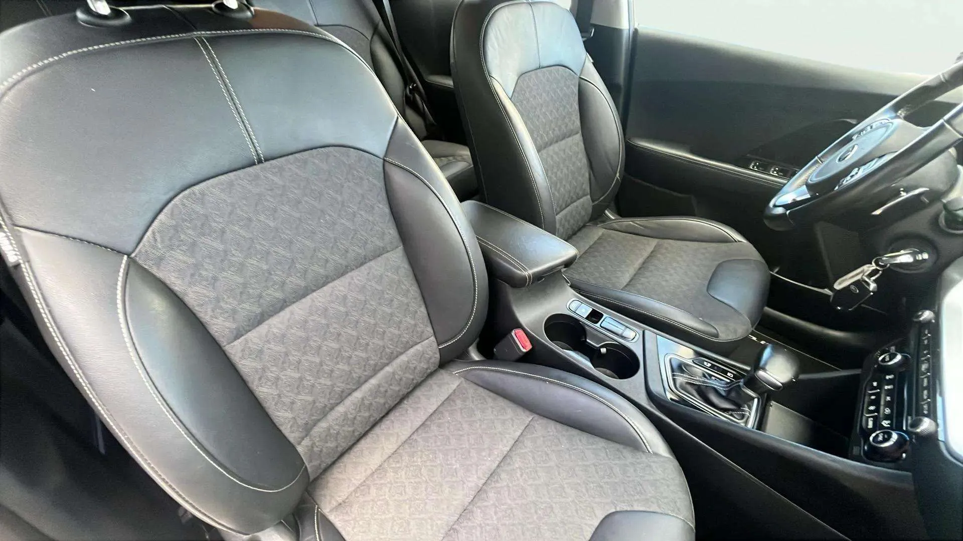 Kia Niro 1.6 GDi HEV Drive - foto 21