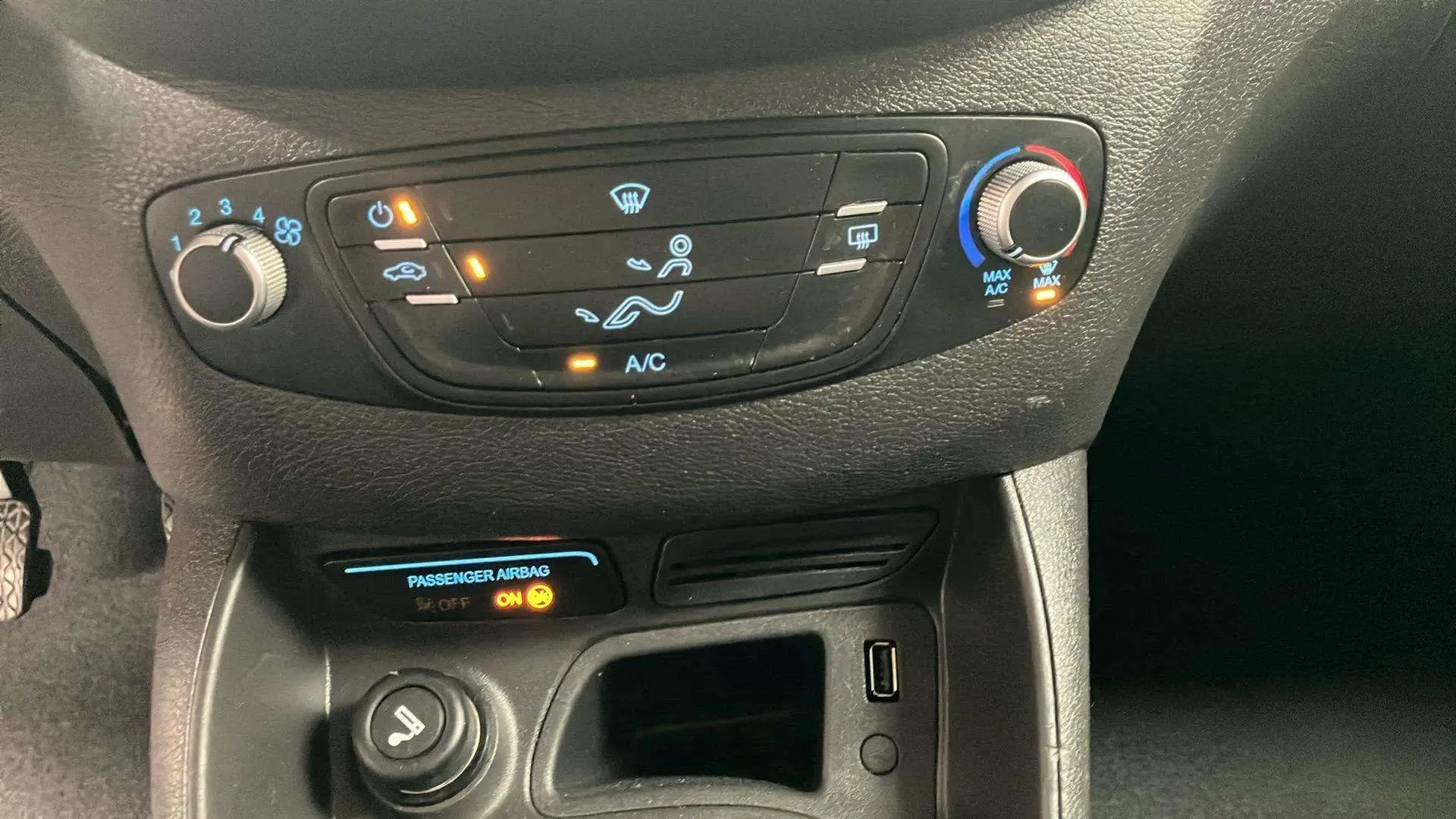 Ford Tourneo Courier 1.0 EcoBoost Ambiente - foto 16