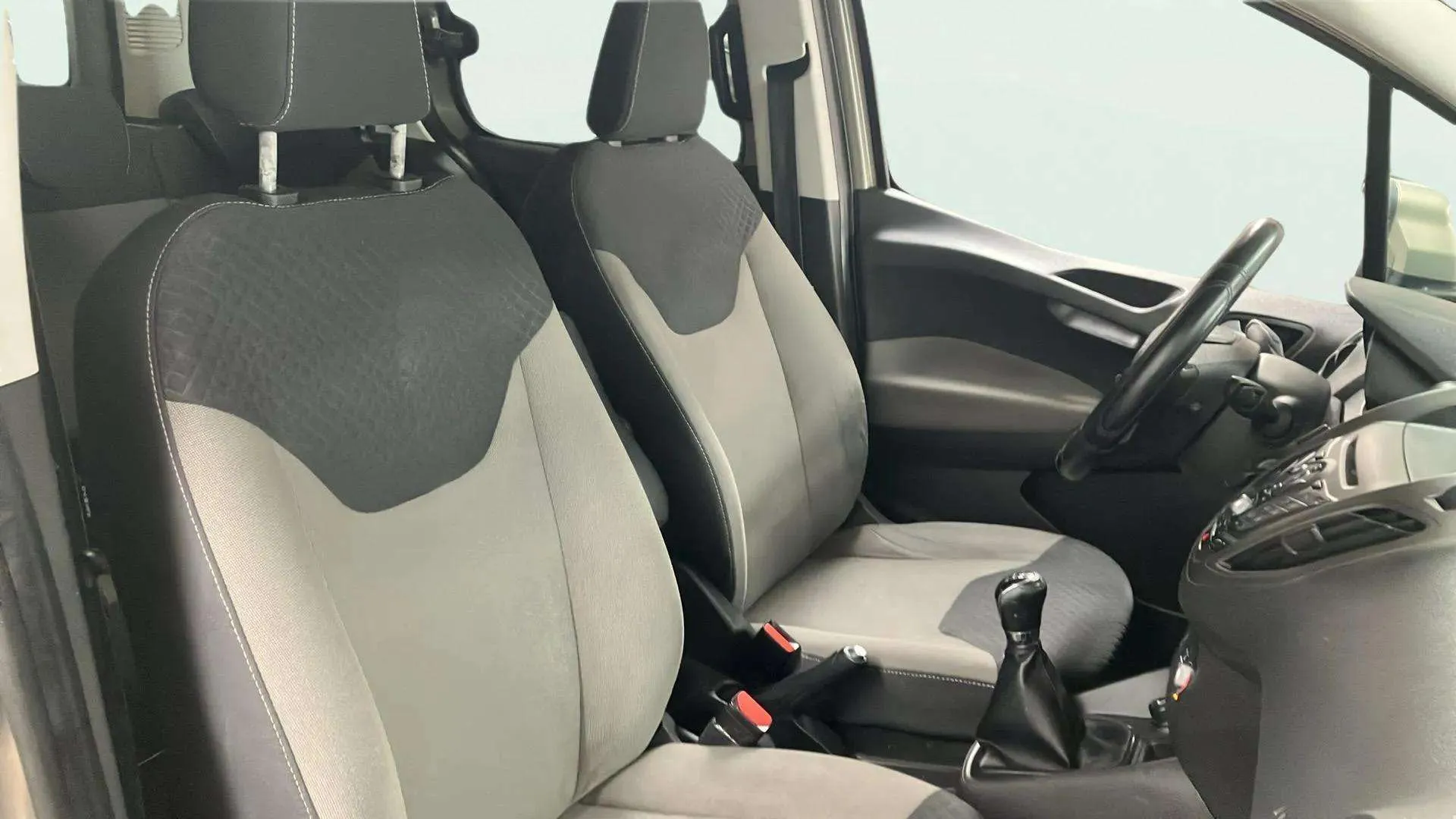 Ford Tourneo Courier 1.0 EcoBoost Ambiente - foto 14