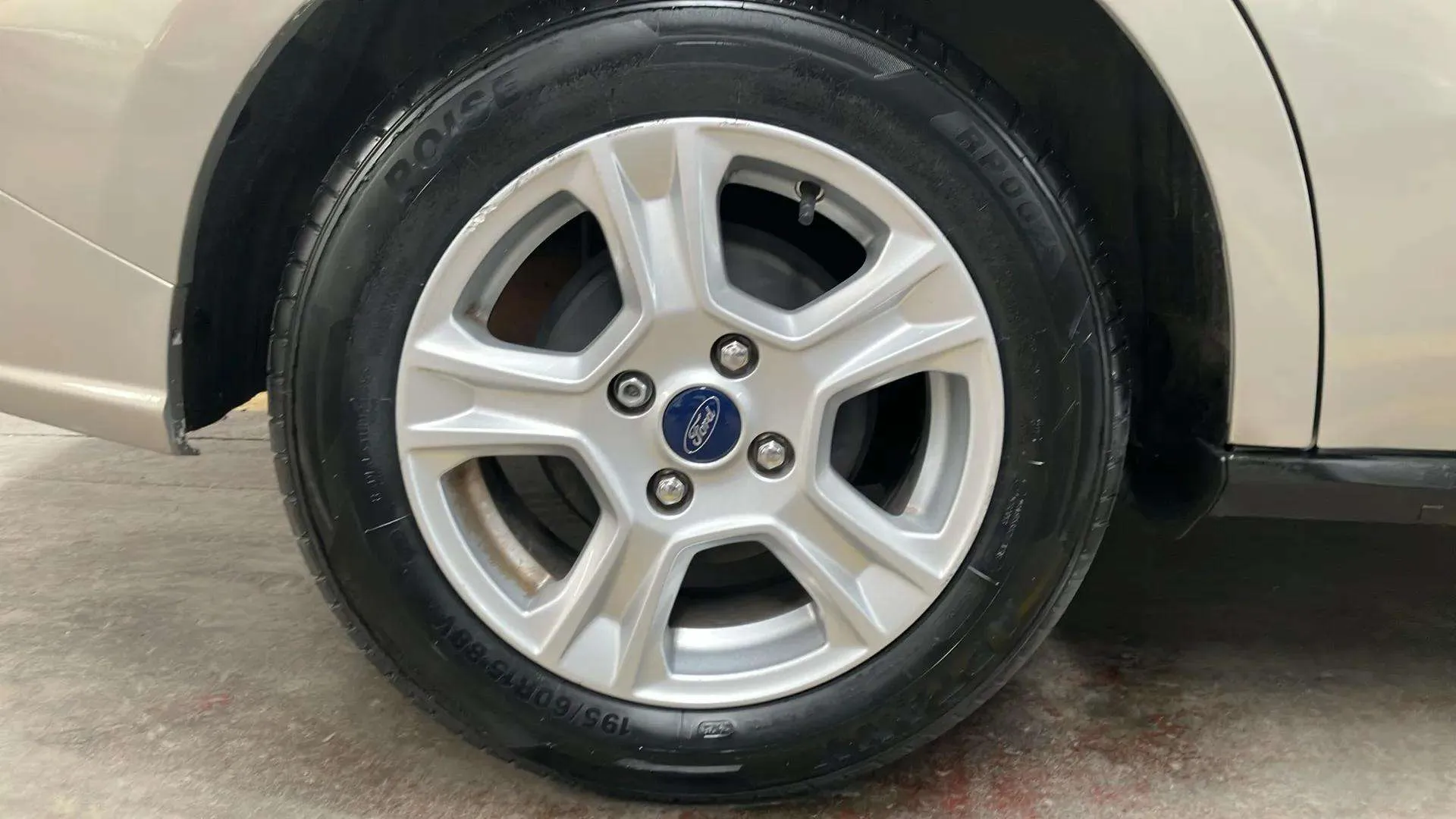 Ford Tourneo Courier 1.0 EcoBoost Ambiente - foto 19