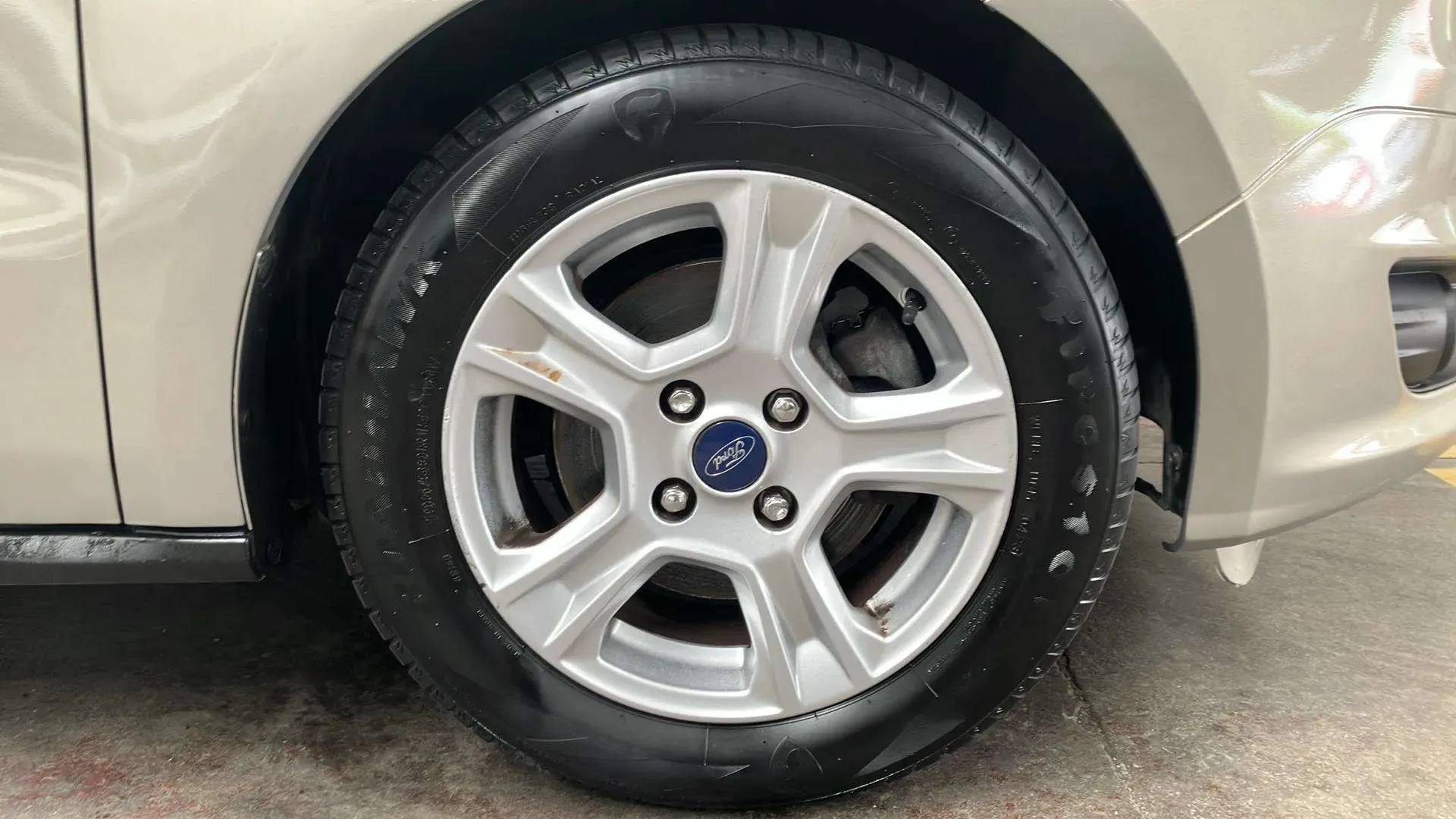 Ford Tourneo Courier 1.0 EcoBoost Ambiente - foto 18