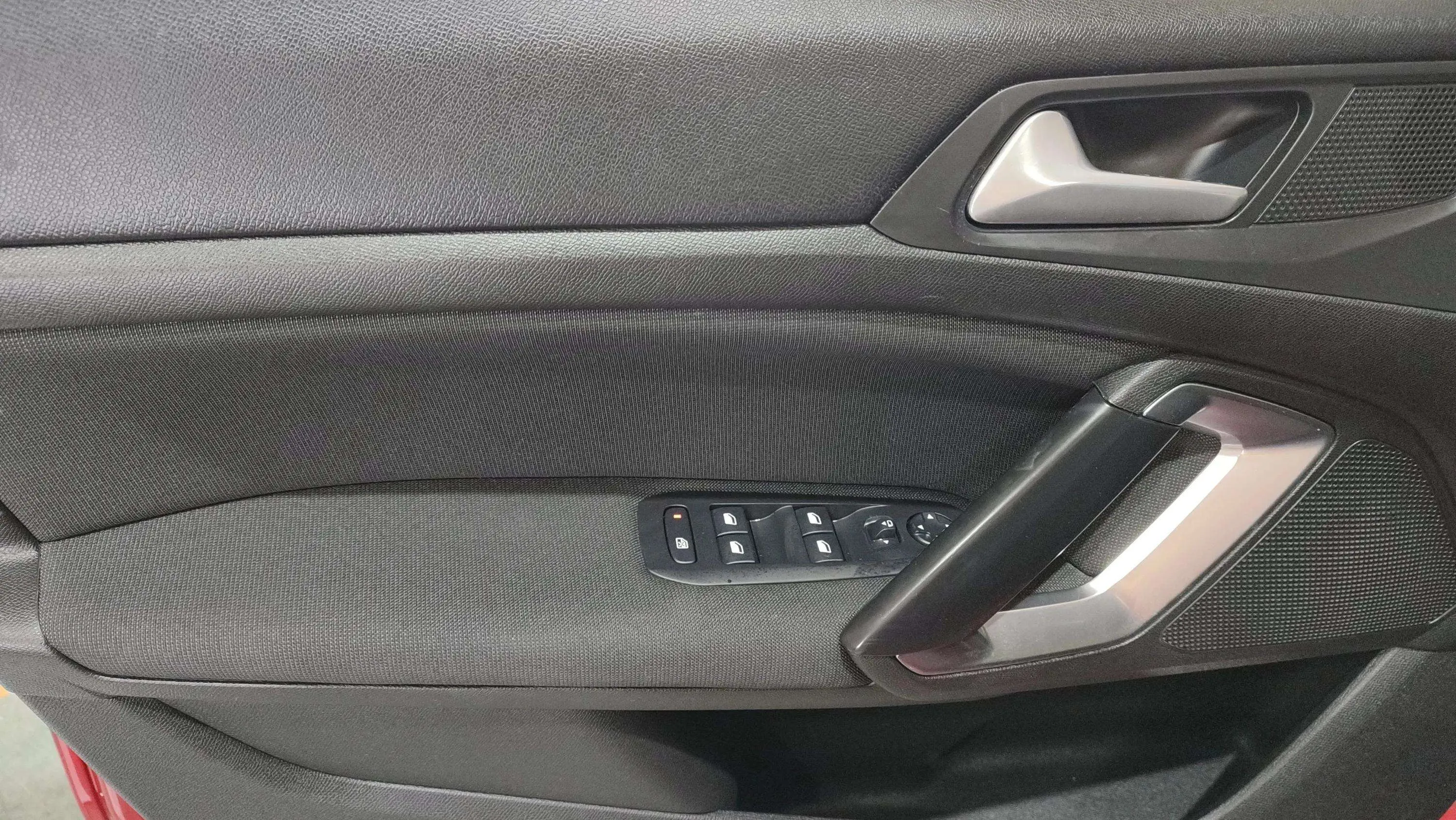 Peugeot 308 Allure 1.2 PureTech - foto 8