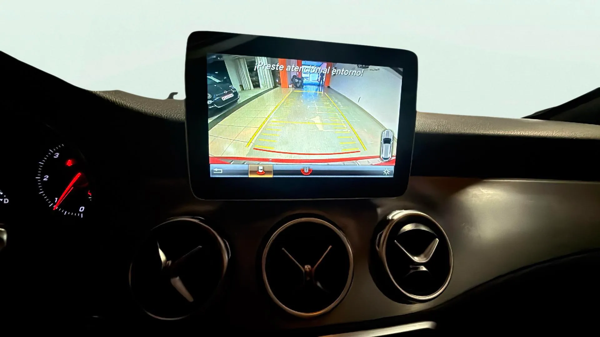 Mercedes-Benz GLA 220 d - foto 12
