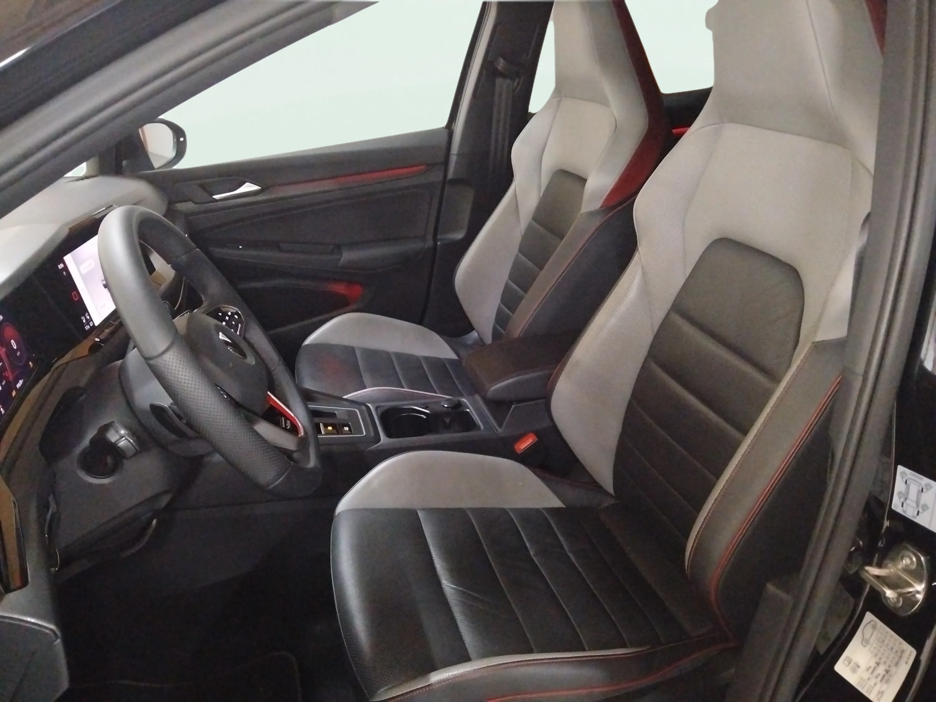 Volkswagen Golf GTI 2.0 TSI DSG - foto 14