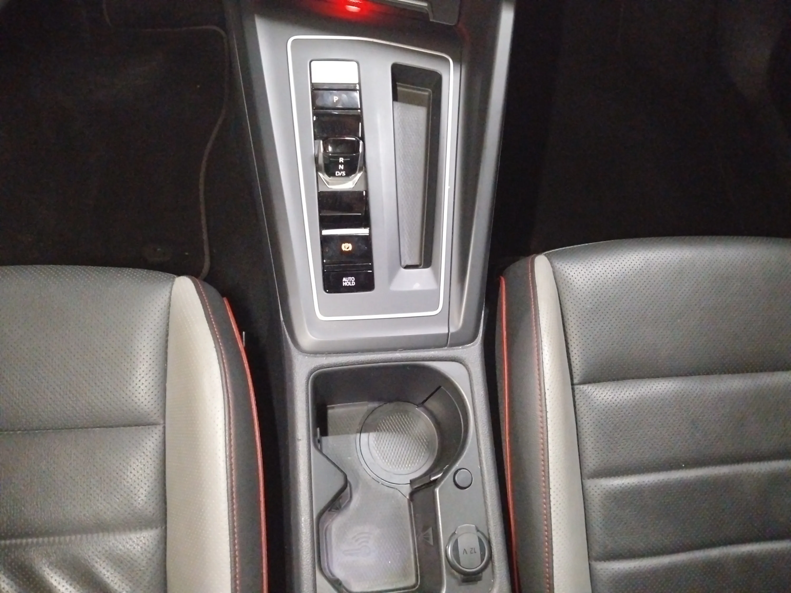 Volkswagen Golf GTI 2.0 TSI DSG - foto 20