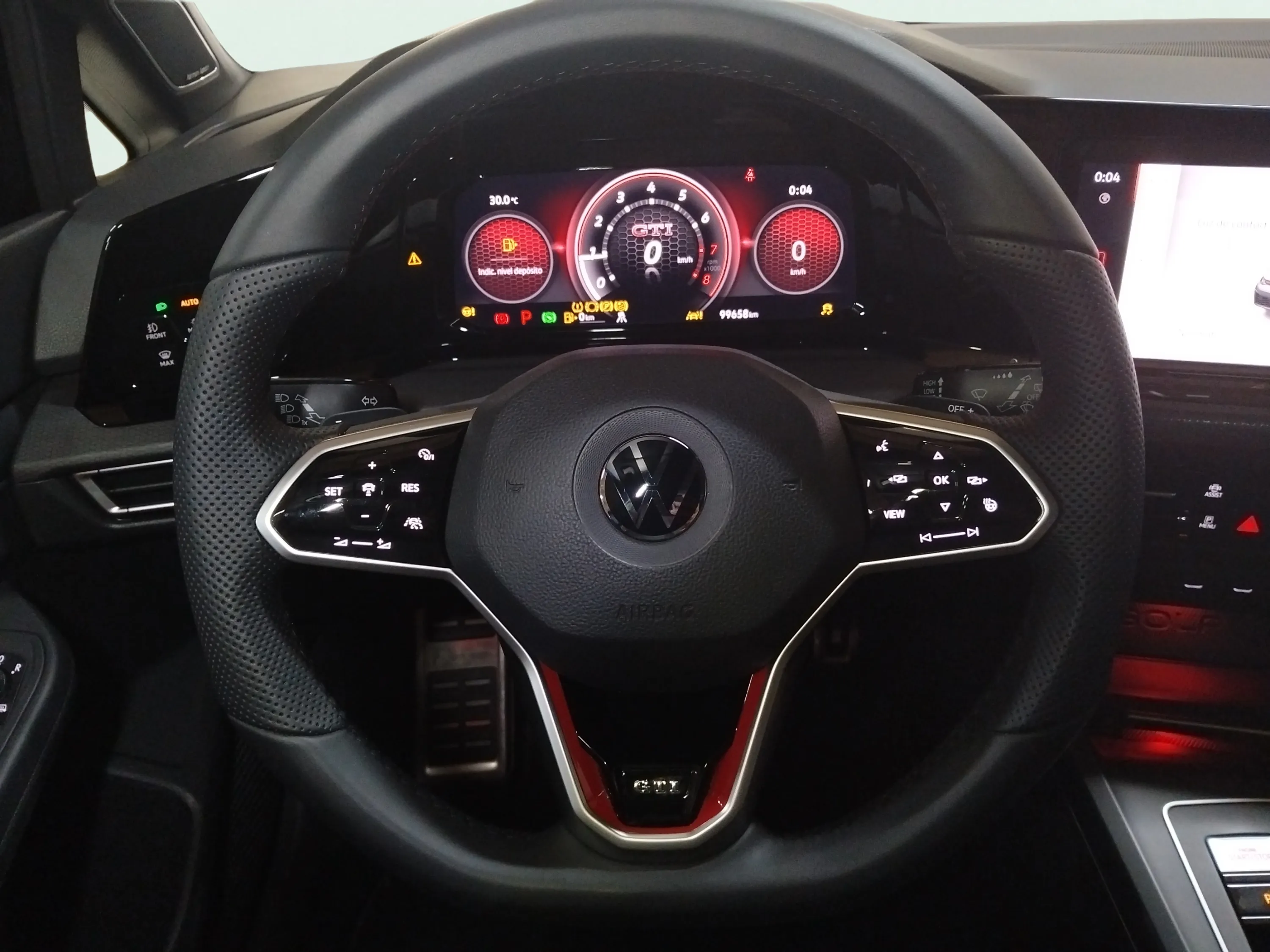 Volkswagen Golf GTI 2.0 TSI DSG - foto 11
