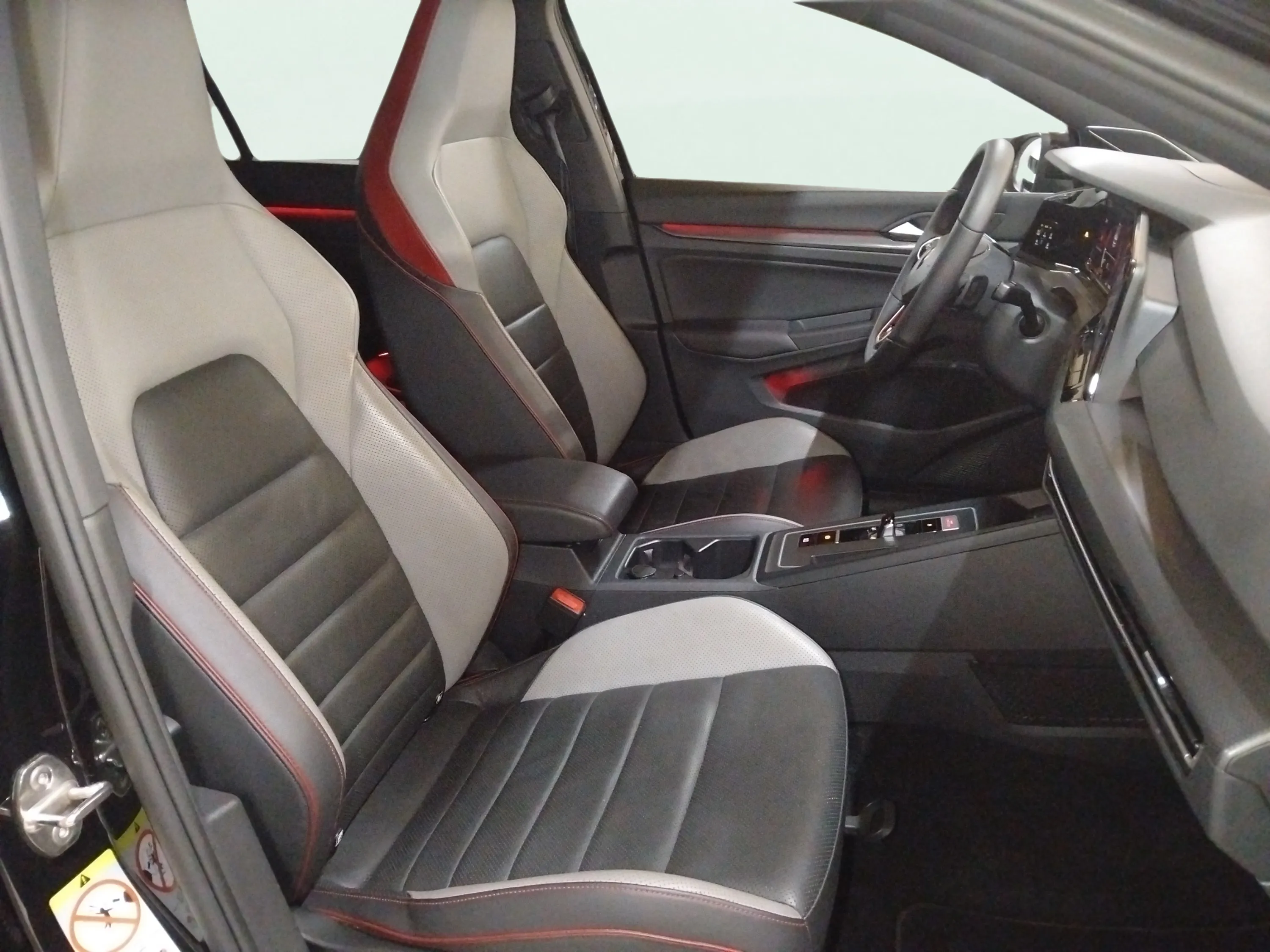 Volkswagen Golf GTI 2.0 TSI DSG - foto 13