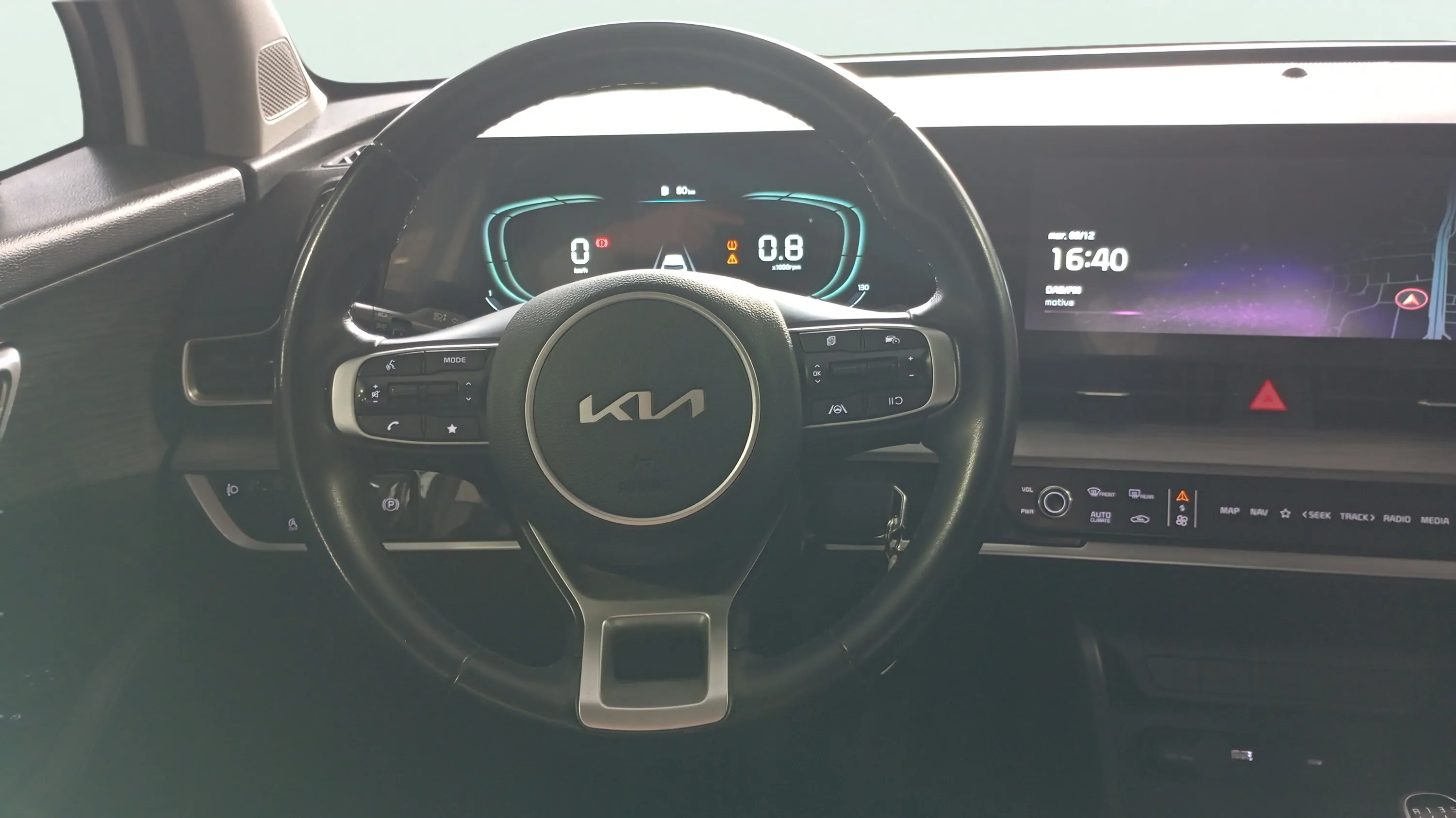Kia Sportage 1.6 CRDi MHEV Drive 4x2 - foto 11