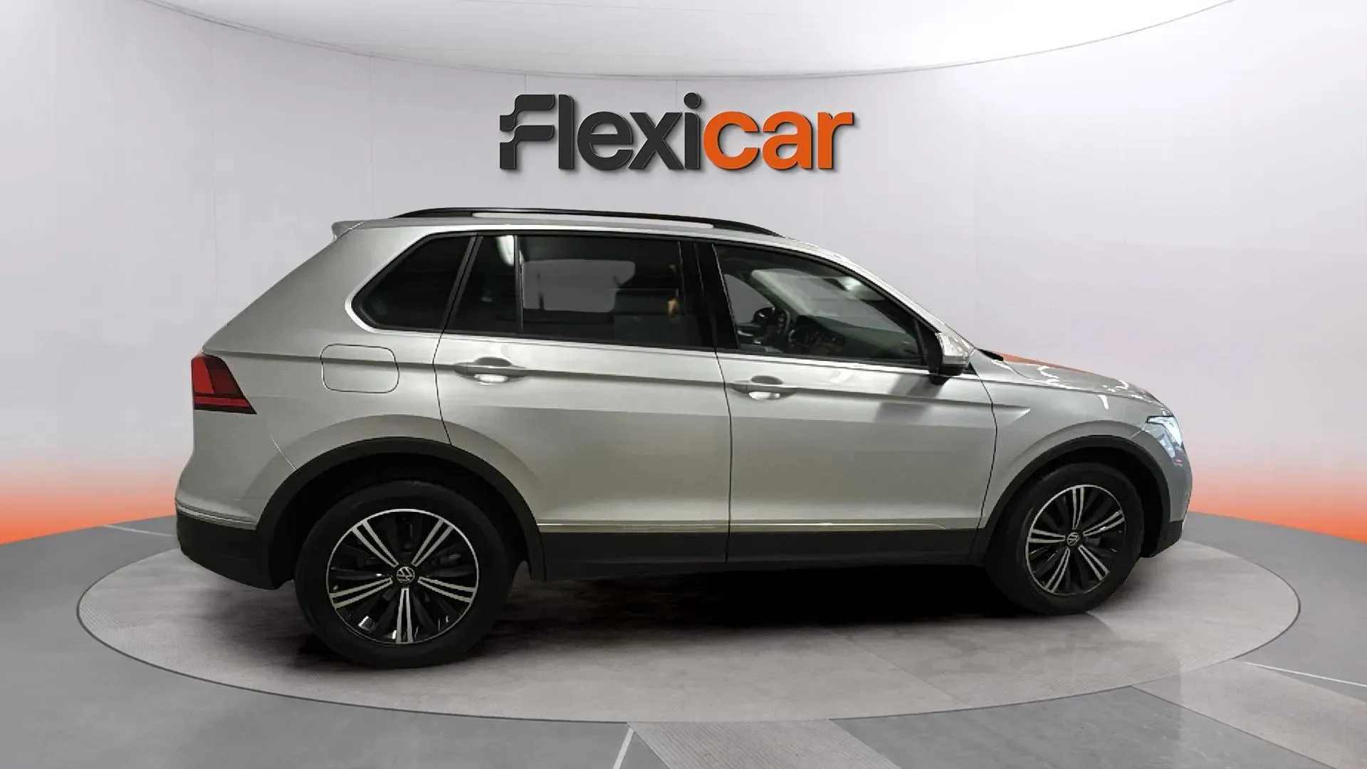 Volkswagen Tiguan Life 1.4 TSI eHybrid DSG - foto 2