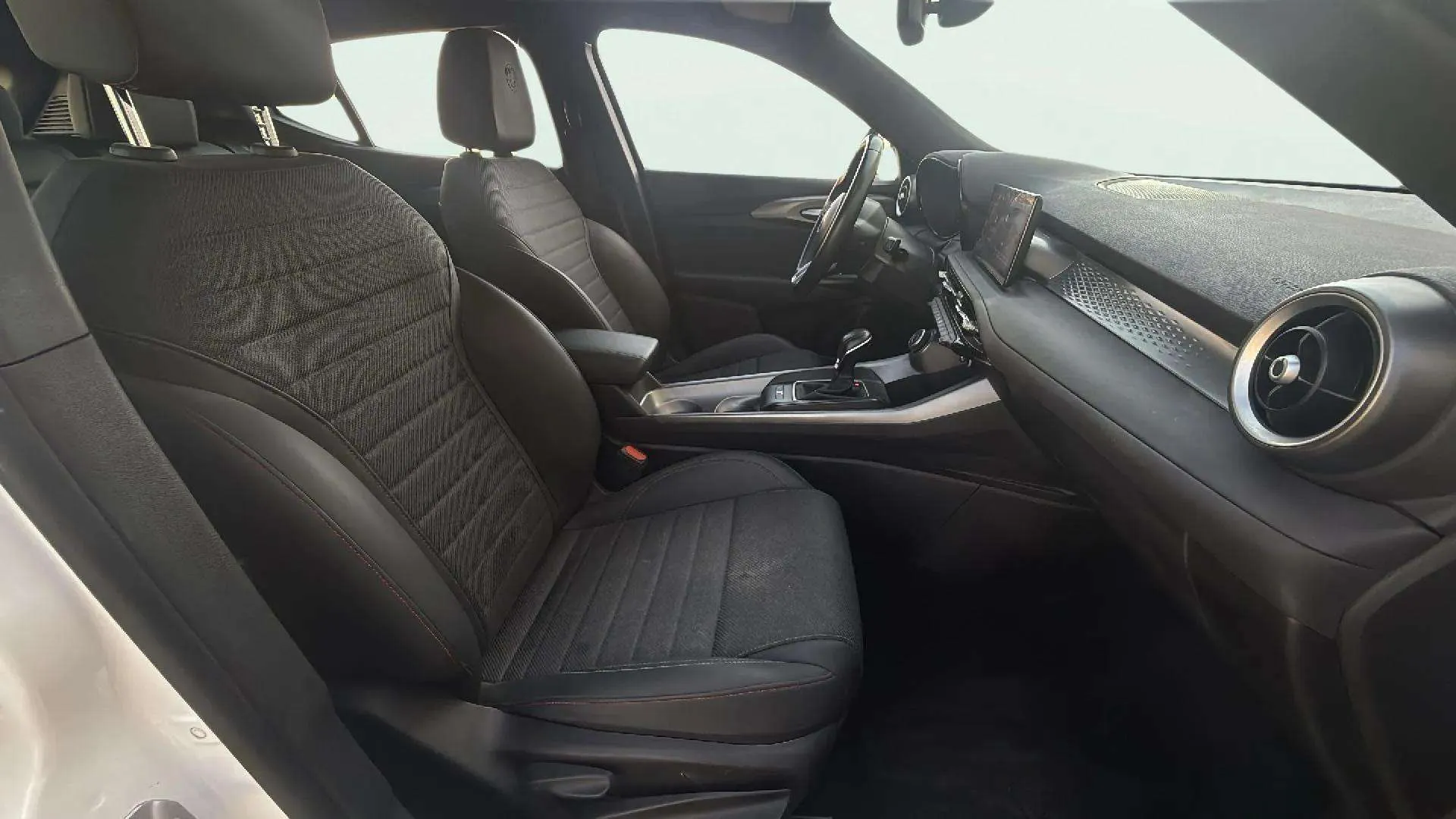 Alfa Romeo Tonale 1.5 MHEV Gasolina Sprint FWD - foto 19