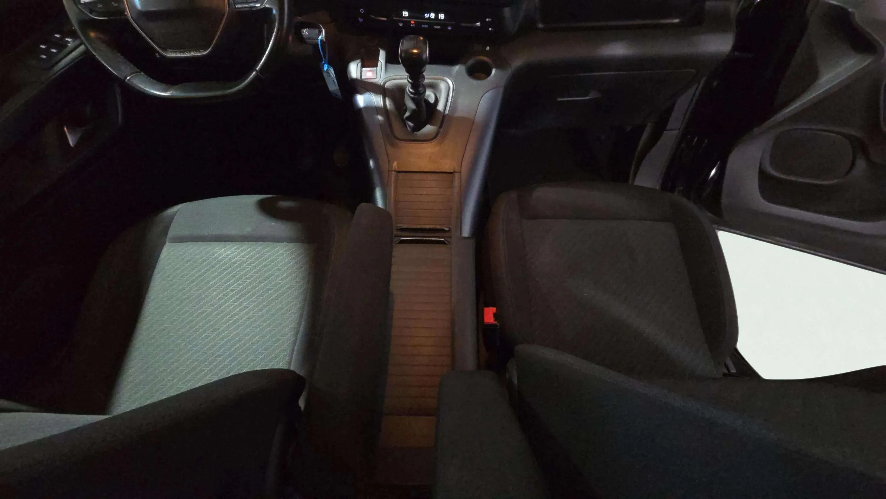 Peugeot Rifter Allure Standard BlueHDi - foto 26