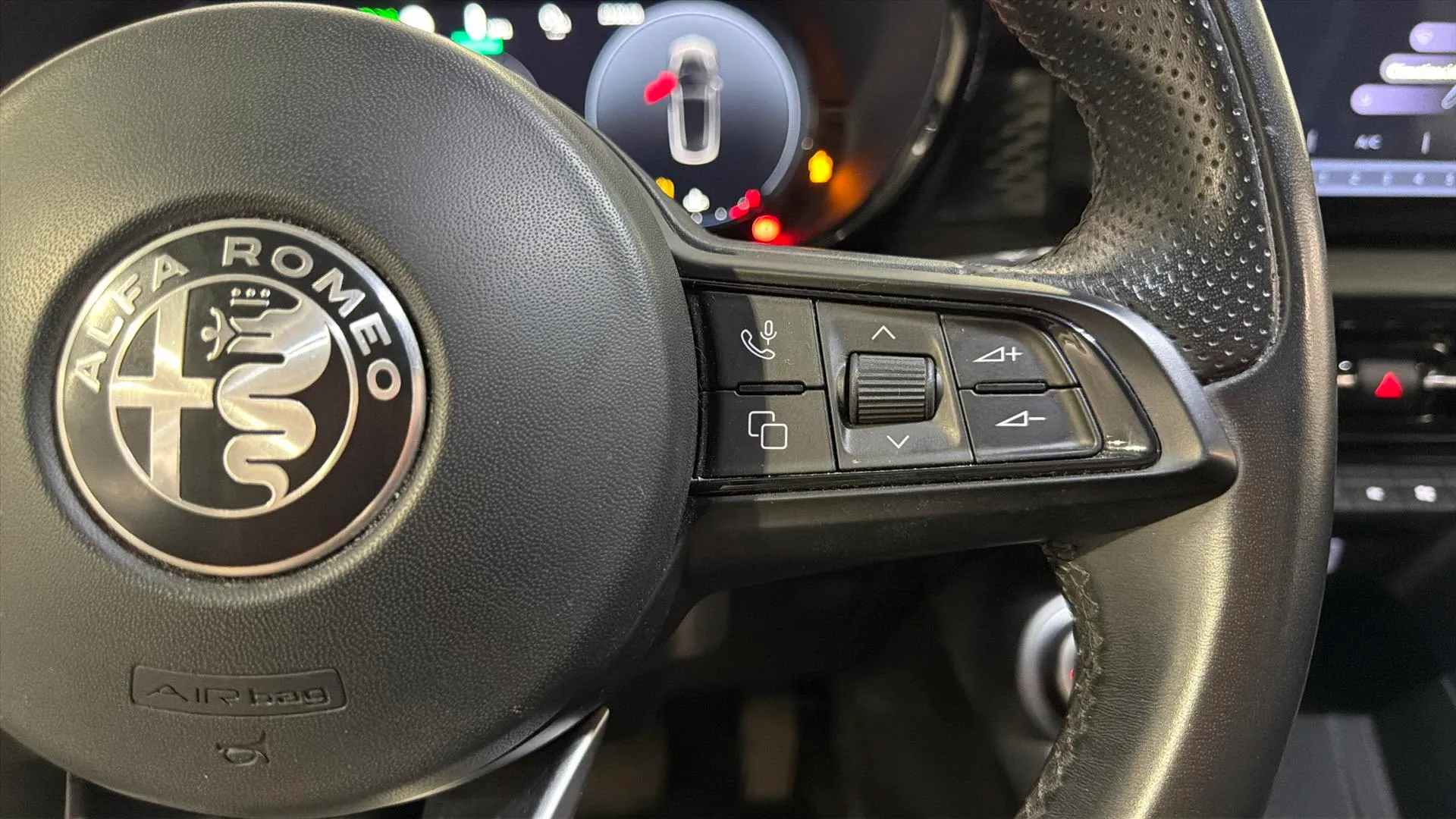 Alfa Romeo Tonale 1.5 MHEV Gasolina Sprint FWD - foto 17