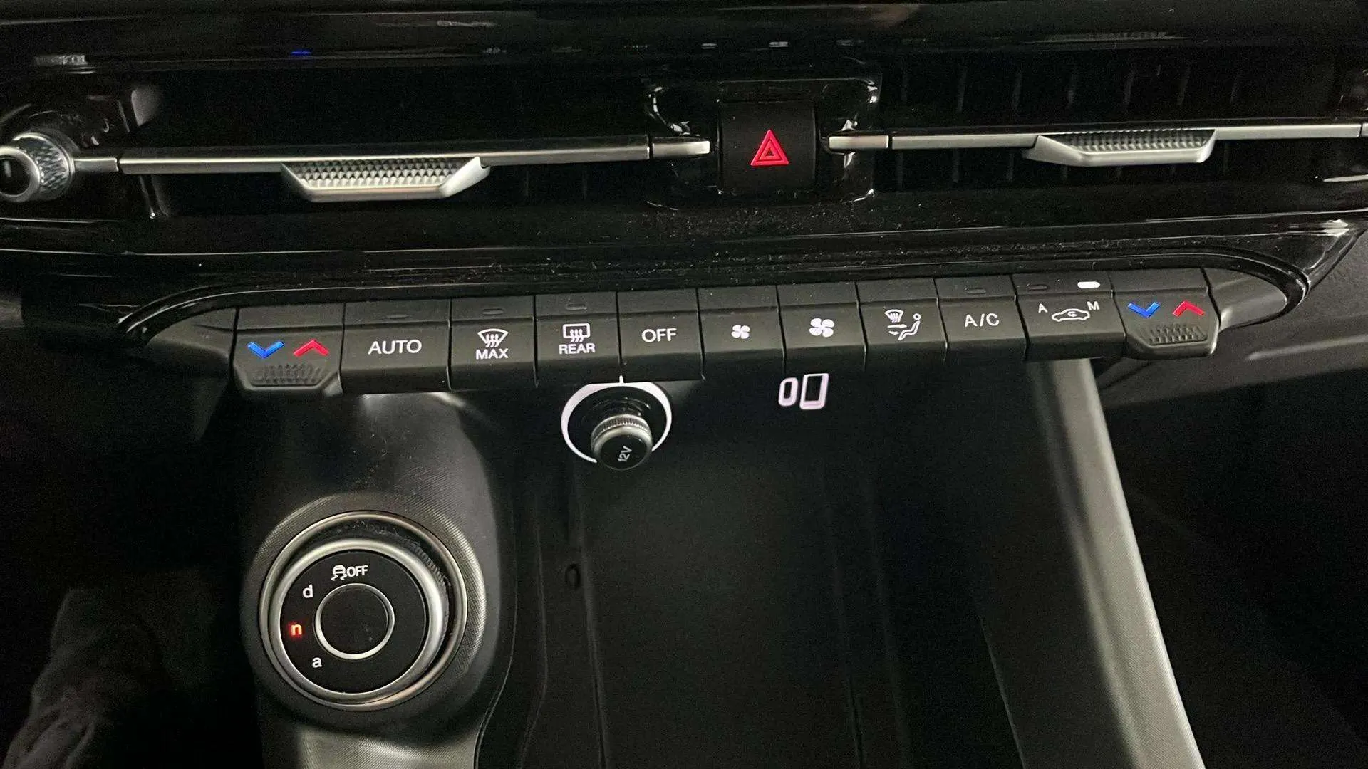 Alfa Romeo Tonale 1.5 MHEV Gasolina Sprint FWD - foto 17