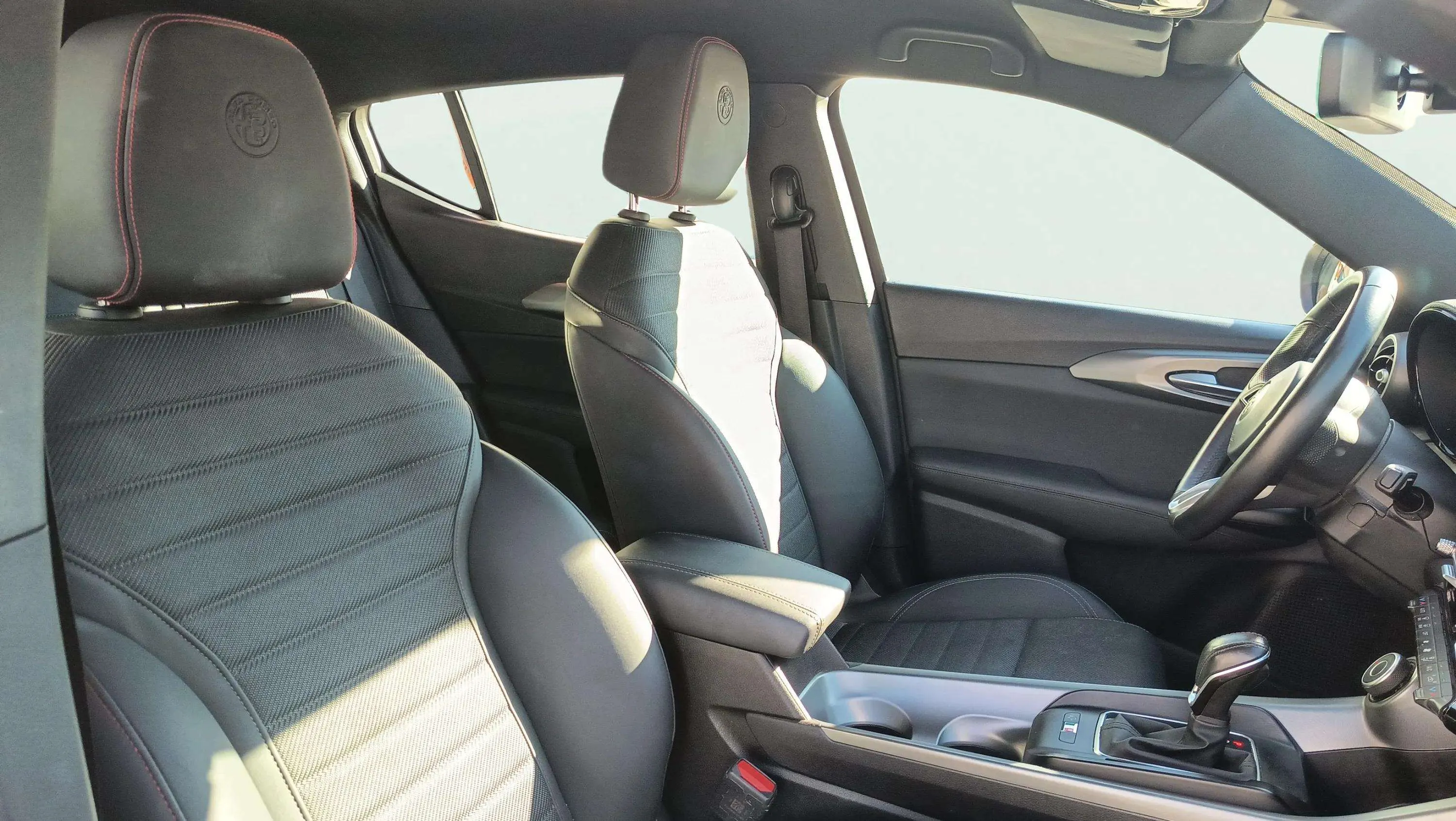 Alfa Romeo Tonale 1.5 MHEV Gasolina Sprint FWD - foto 18