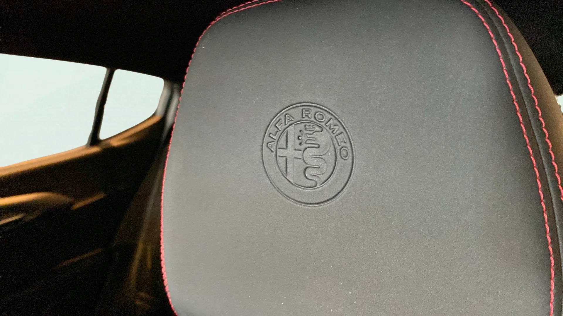 Alfa Romeo Tonale 1.5 MHEV Gasolina Sprint FWD - foto 29