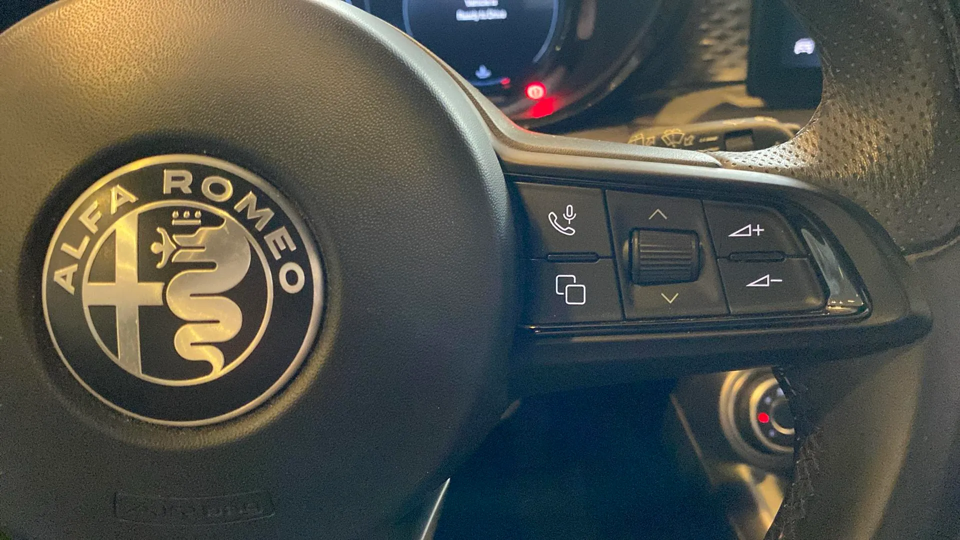 Alfa Romeo Tonale 1.5 MHEV Gasolina Sprint FWD - foto 14