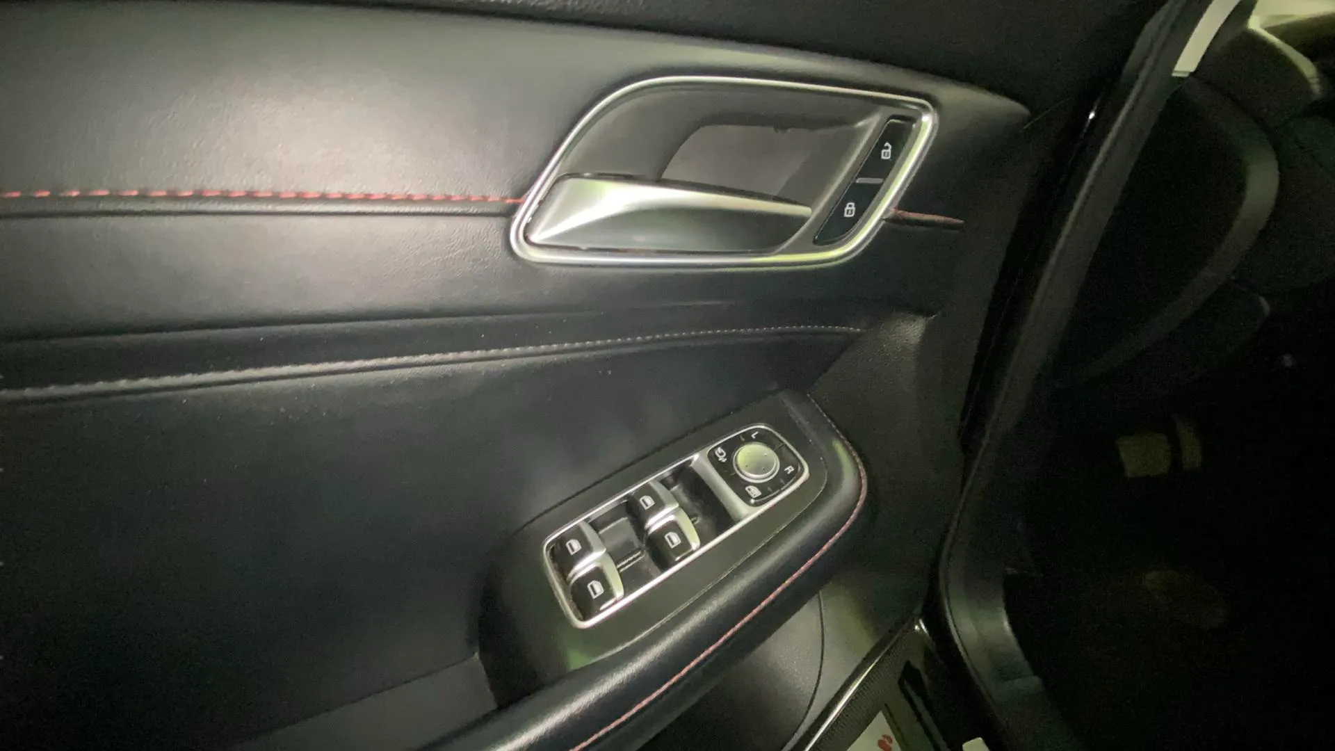 MG HS 1.5 Turbo GDI Comfort DCT - foto 11