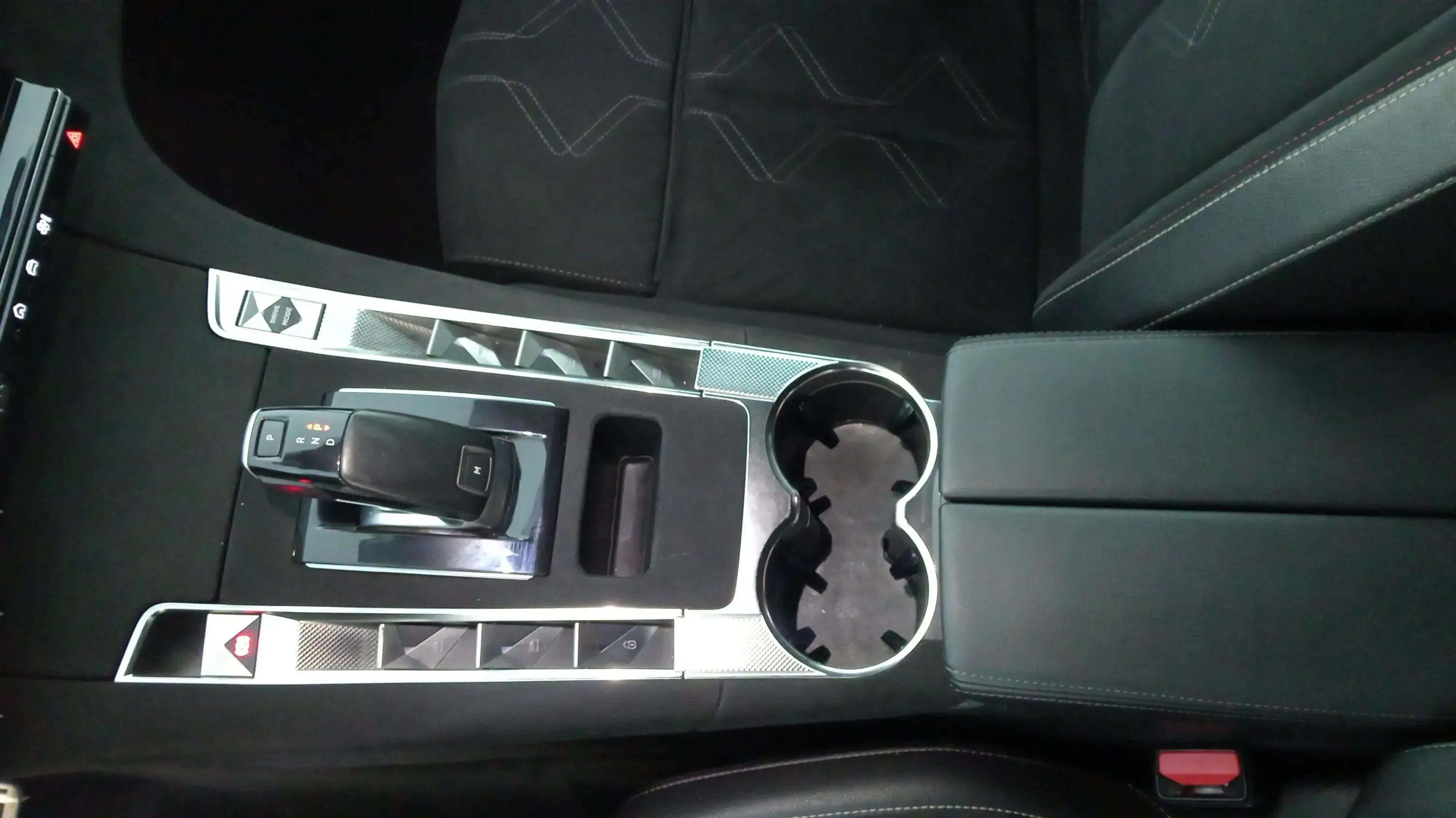 DS DS 7 BlueHDi 130 Performance Line - foto 27