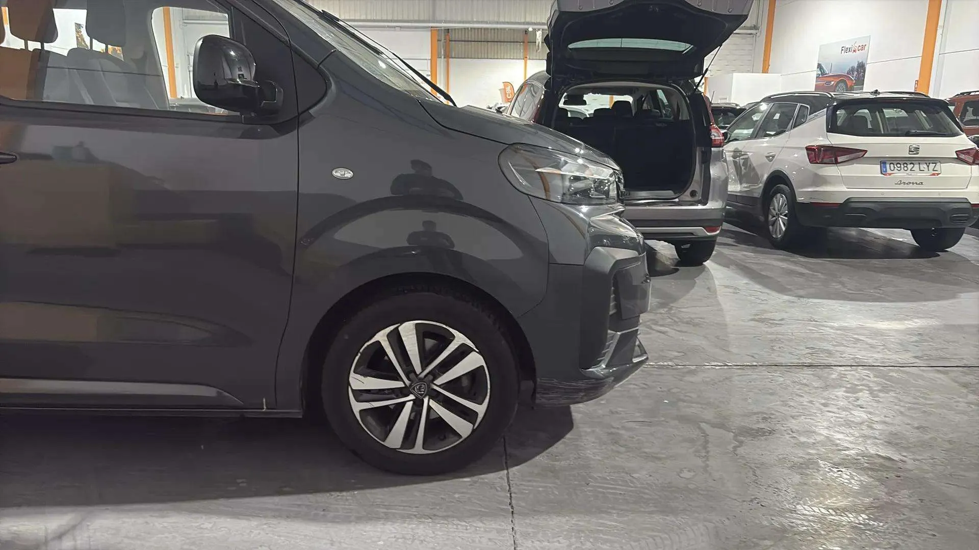 Peugeot Traveller Business Long BlueHDi 180 EAT8 - foto 17