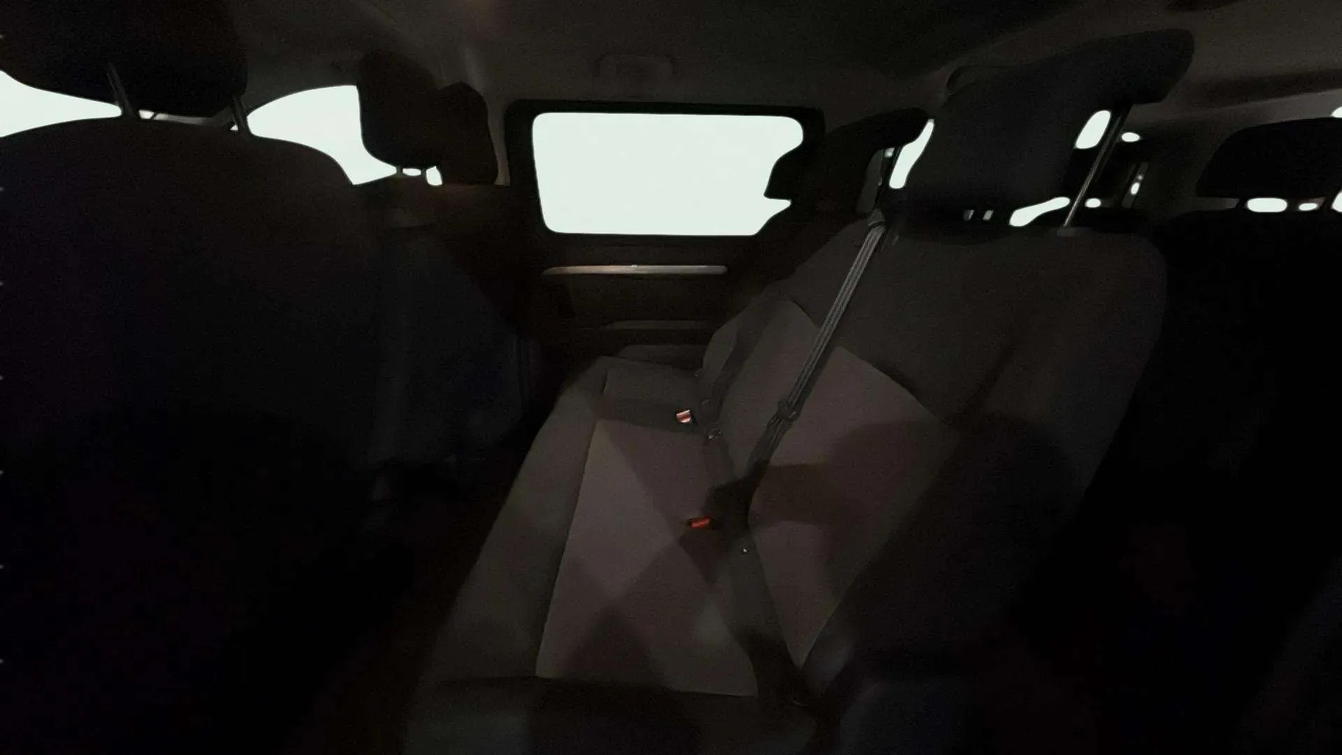 Peugeot Traveller Business Long BlueHDi 180 EAT8 - foto 18