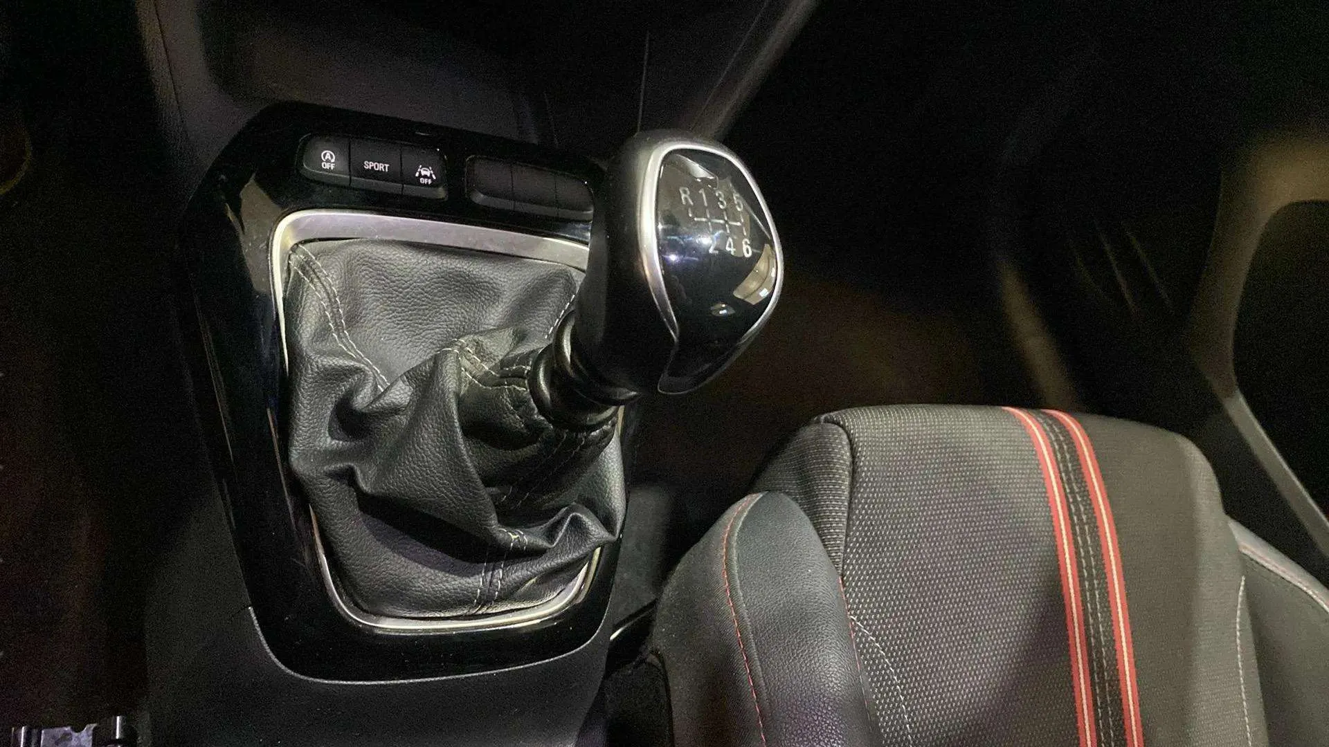Opel Corsa 1.2T XHL Edition - foto 18