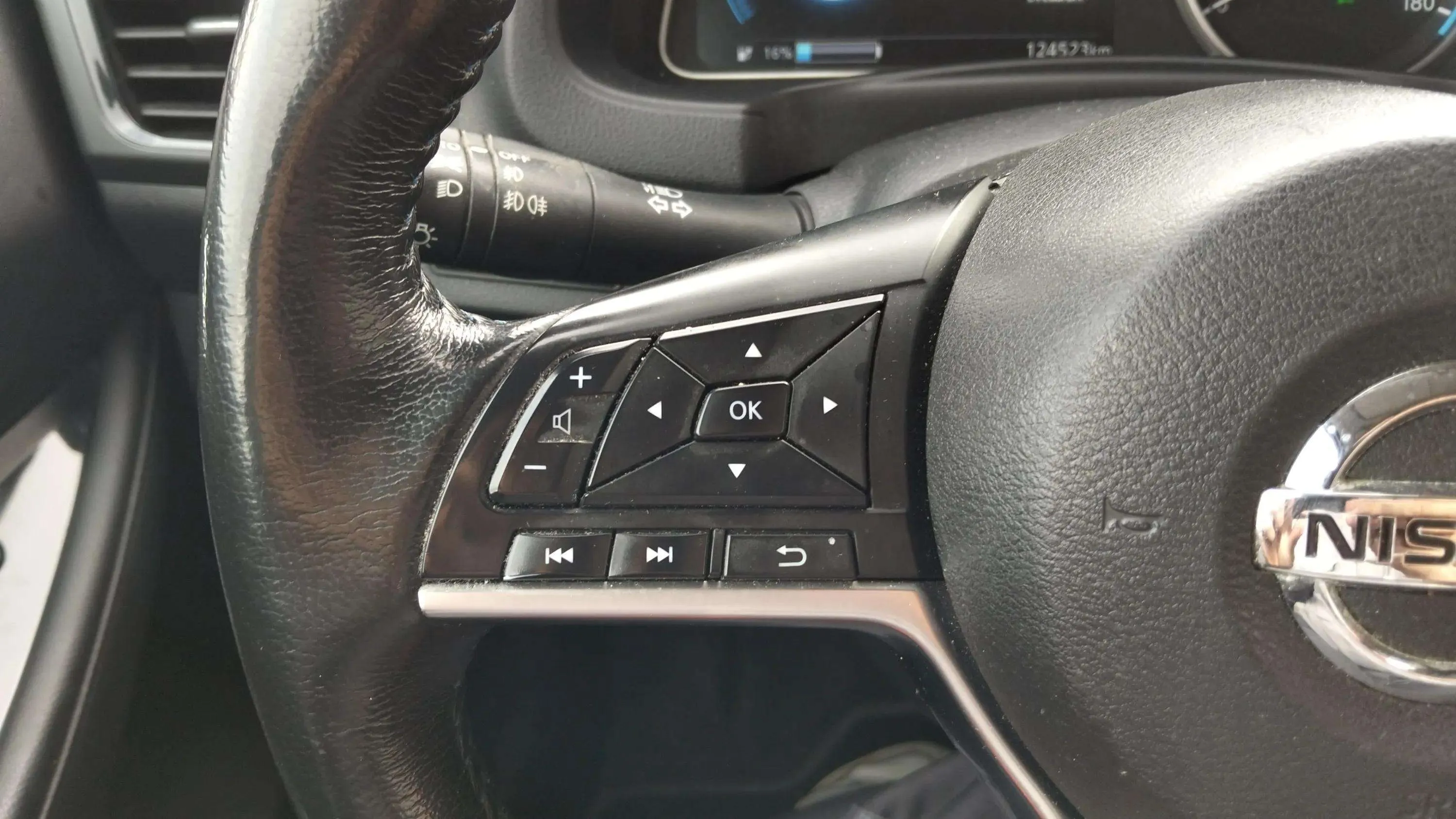 Nissan Leaf 40kWh Acenta - foto 22