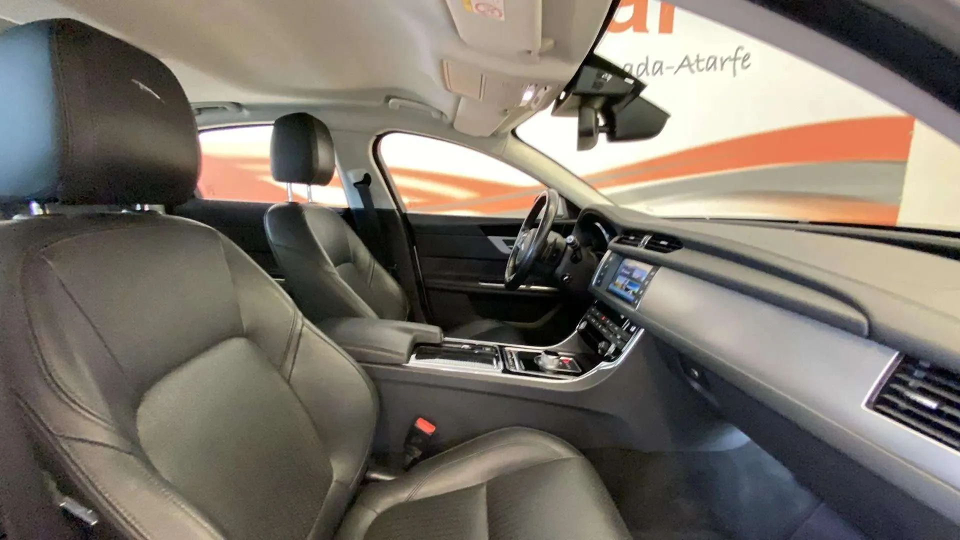 Jaguar XF 2.0D Portfolio - foto 20
