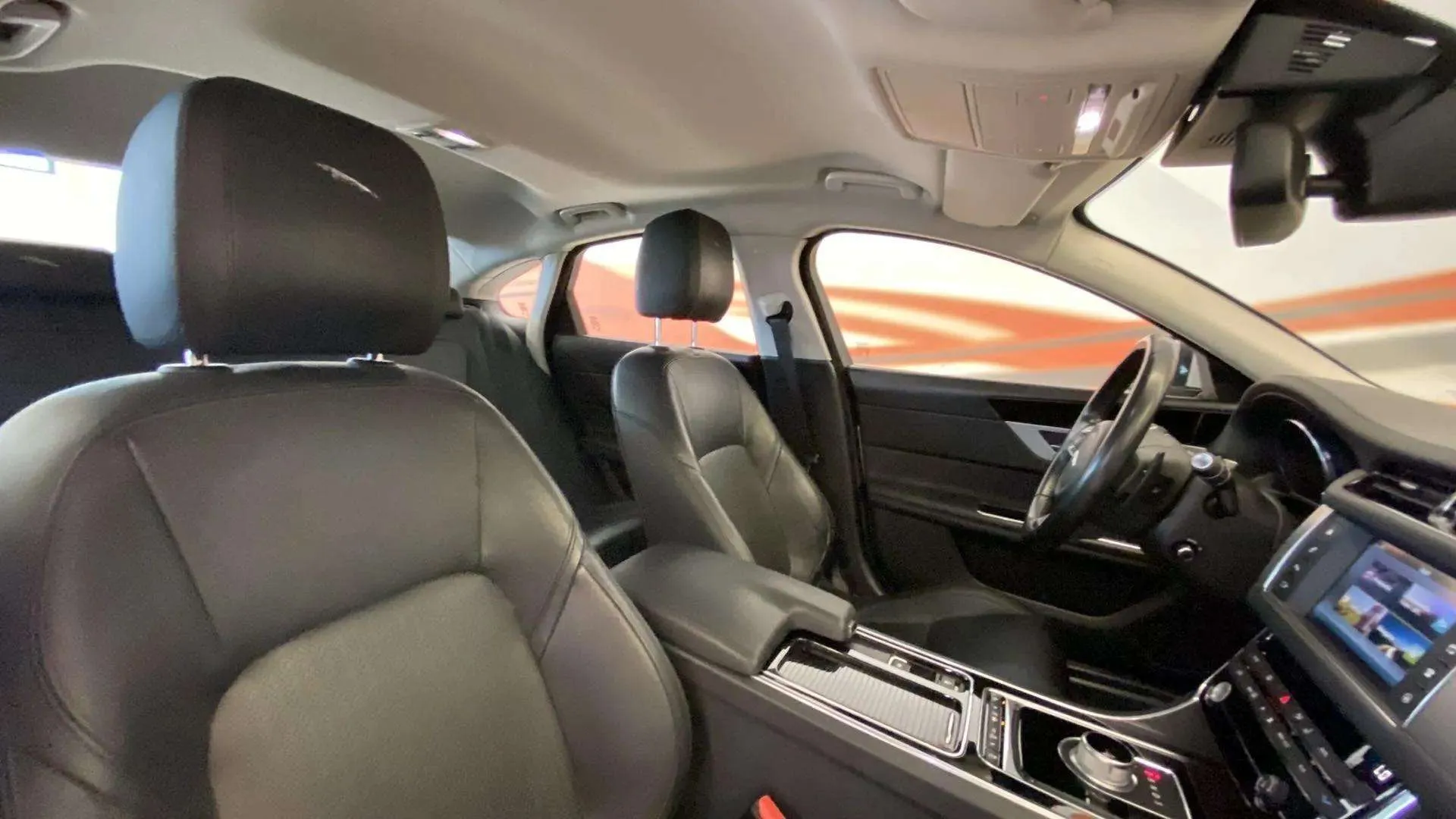 Jaguar XF 2.0D Portfolio - foto 21