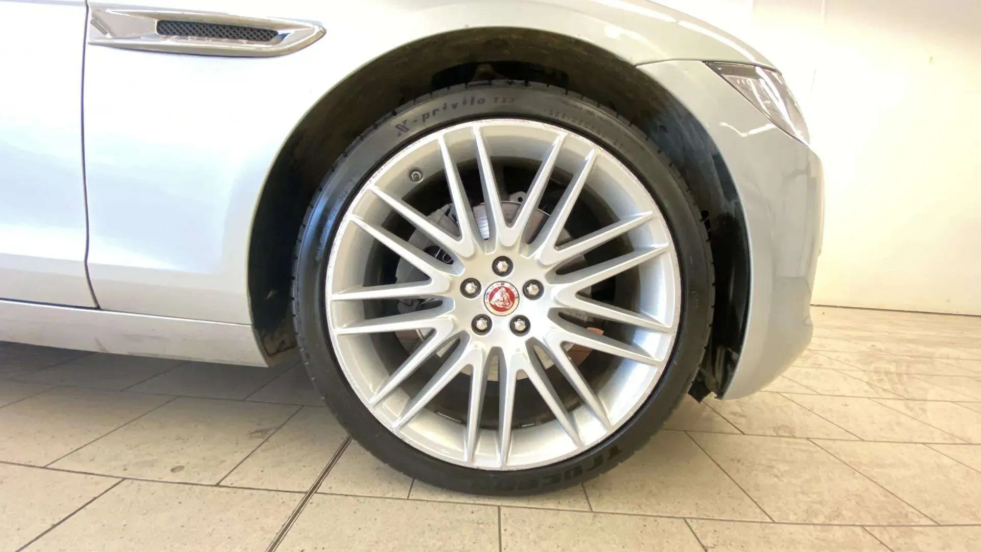 Jaguar XF 2.0D Portfolio - foto 18