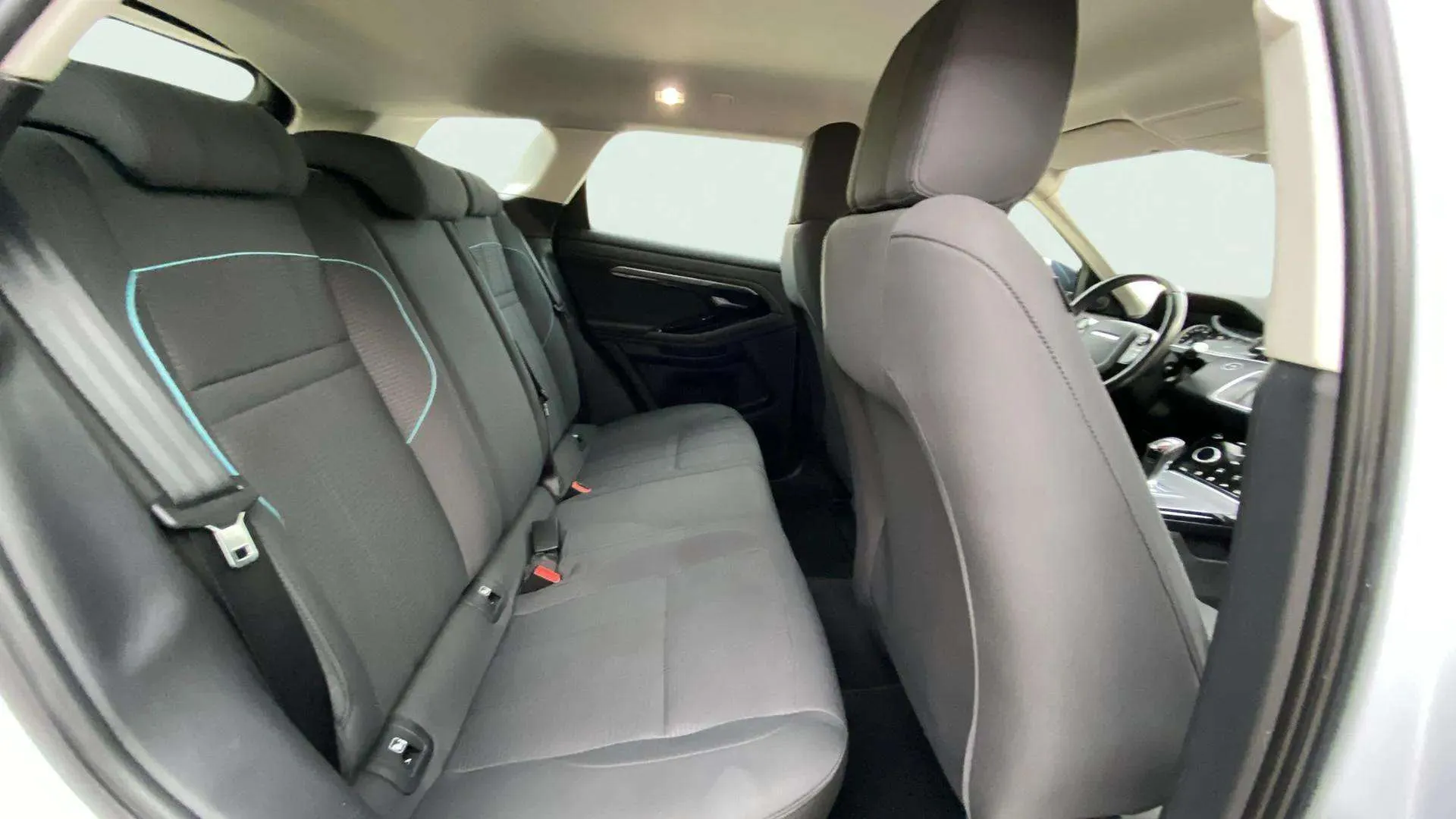 Land Rover Range Rover Evoque 2.0 D150 4WD - foto 18