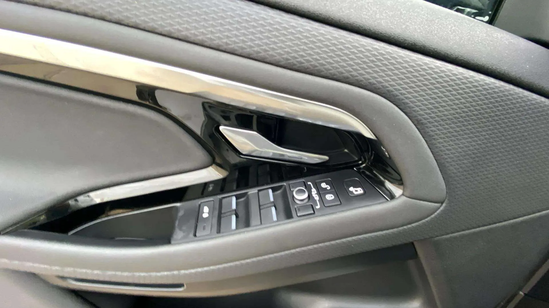 Land Rover Range Rover Evoque 2.0 D150 4WD - foto 15