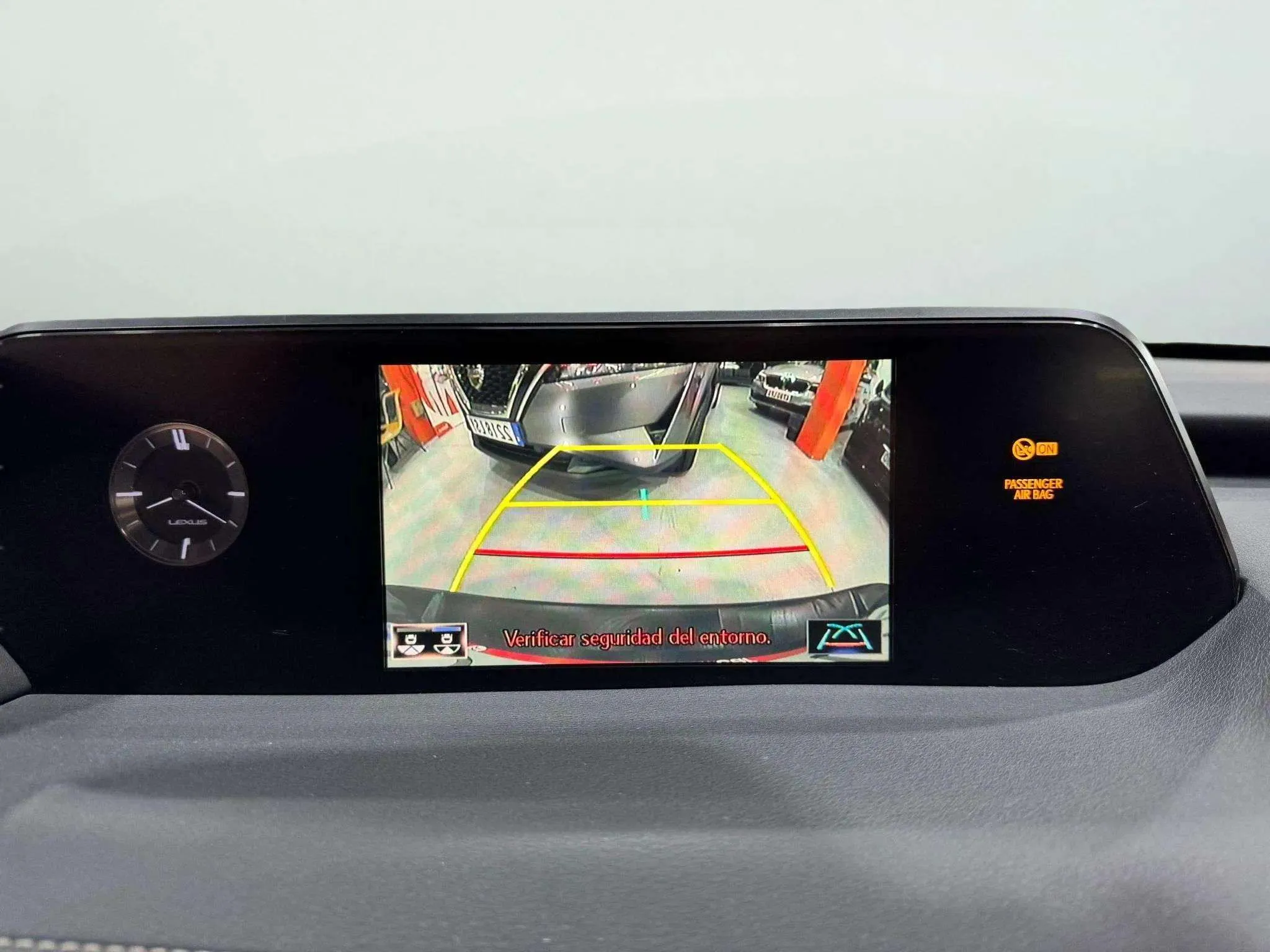 Lexus UX 2.0 250h Business - foto 25