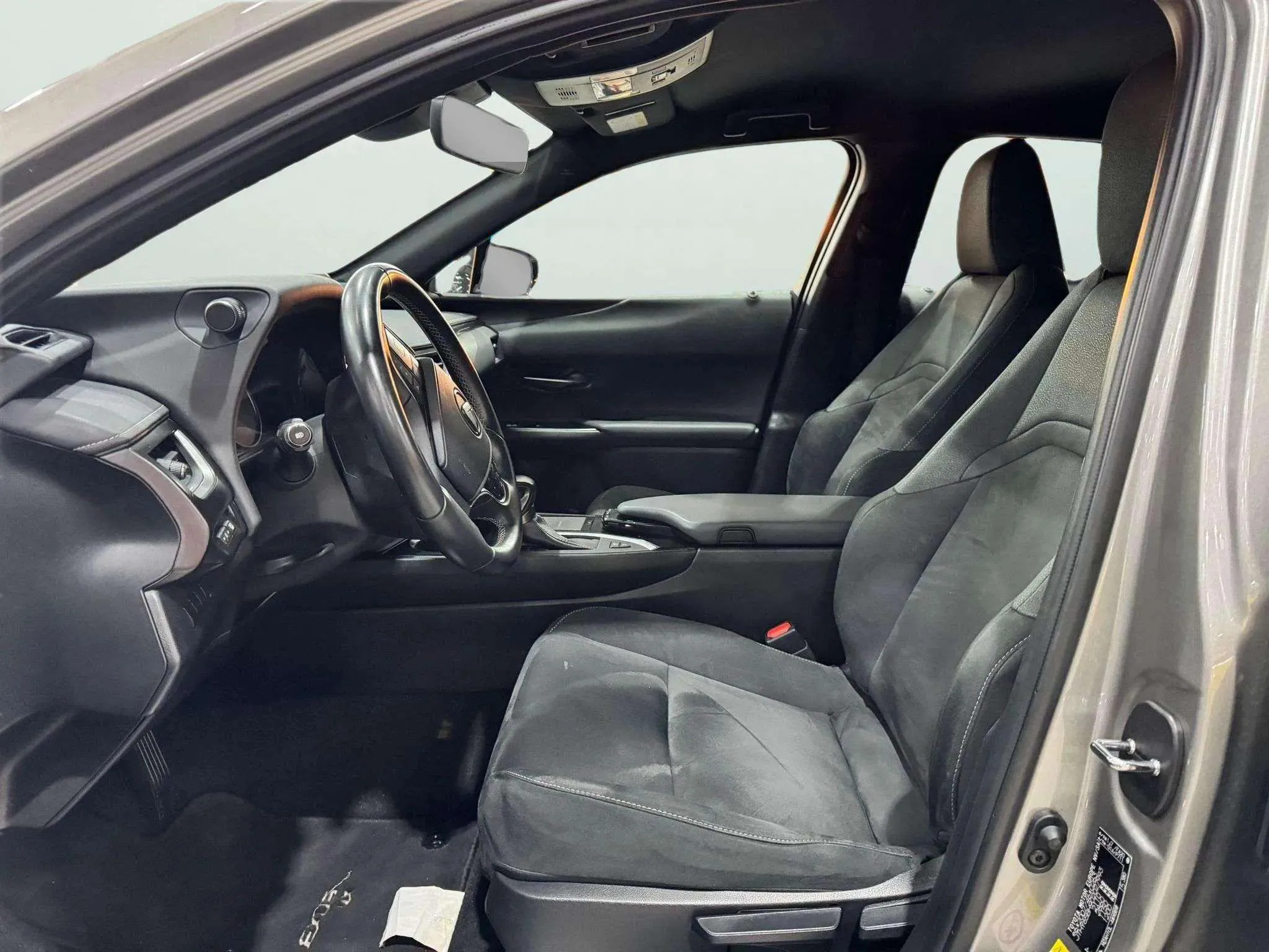 Lexus UX 2.0 250h Business - foto 13