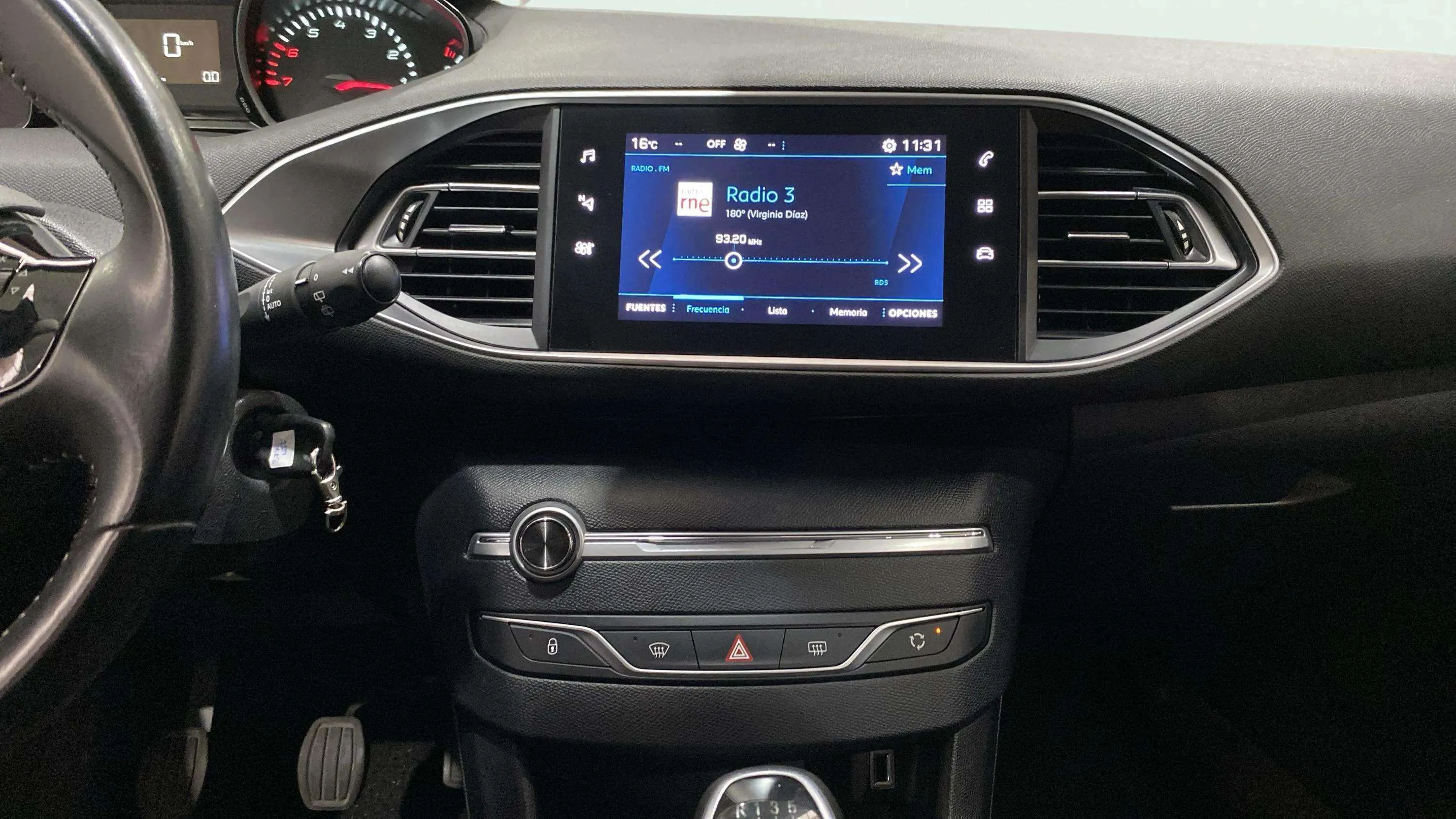 Peugeot 308 Active Pack PureTech 130 - foto 24