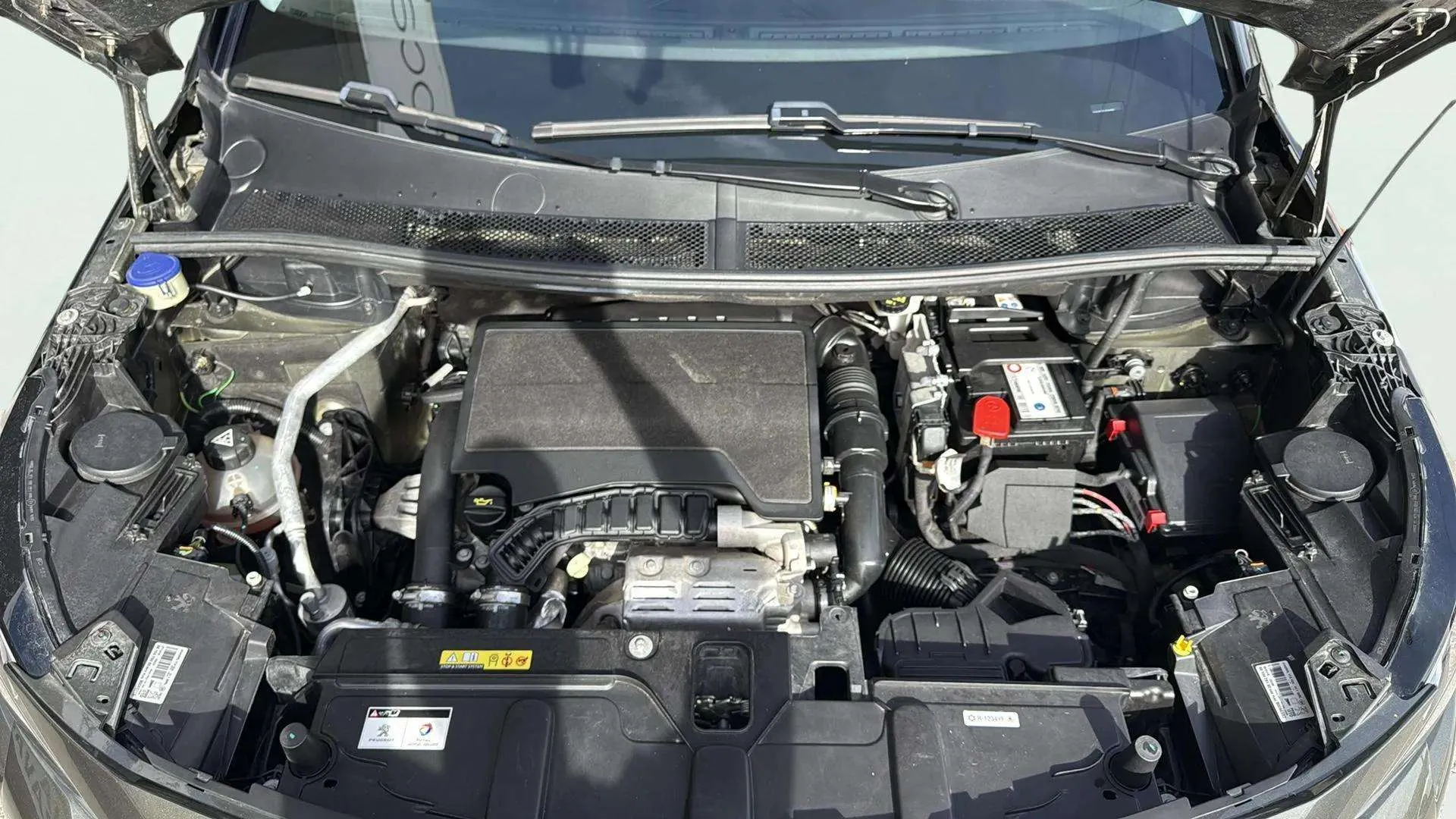 Peugeot 5008 Allure 1.2L PureTech - foto 15