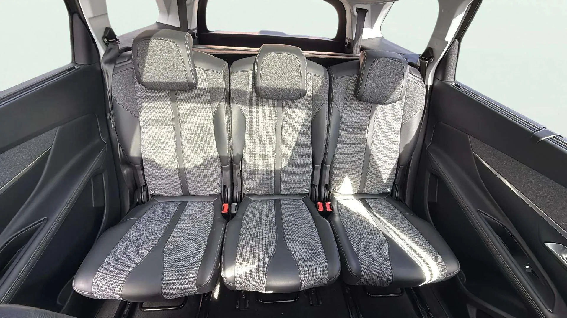 Peugeot 5008 Allure 1.2L PureTech - foto 12