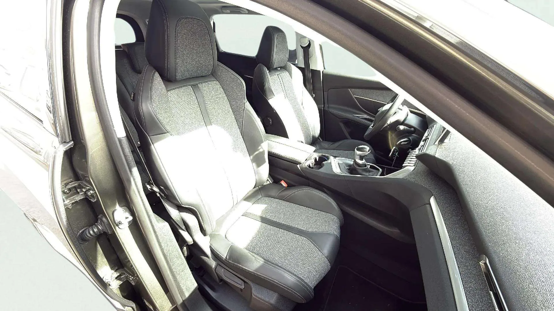 Peugeot 5008 Allure 1.2L PureTech - foto 10