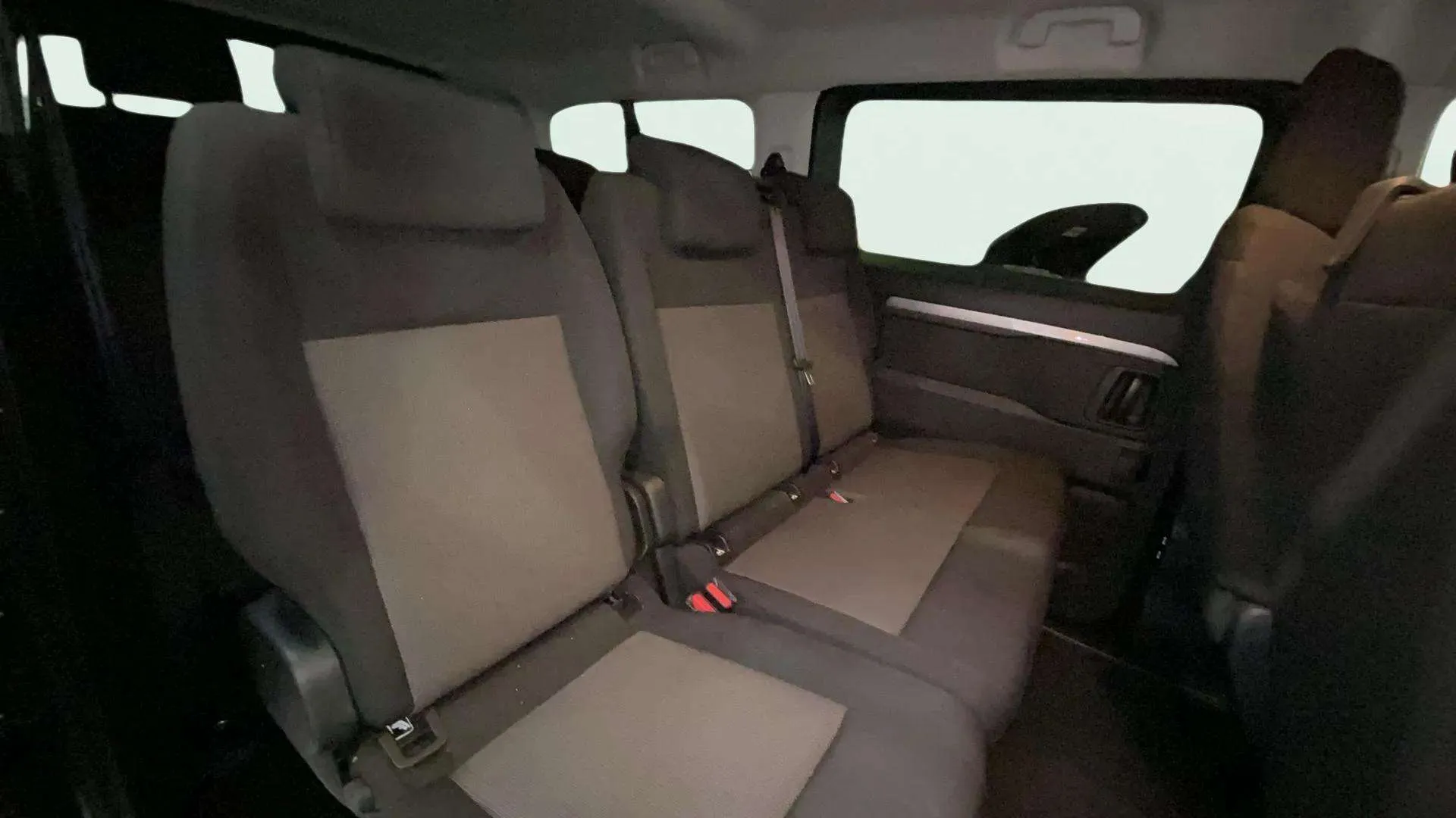 Peugeot Traveller Business Long BlueHDi 180 EAT8 - foto 22