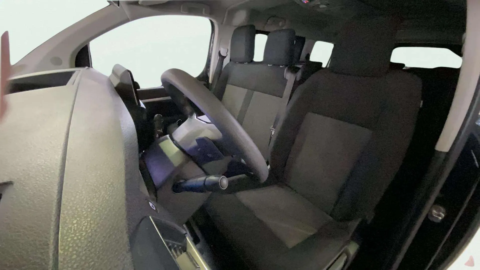 Peugeot Traveller Business Long BlueHDi 180 EAT8 - foto 19