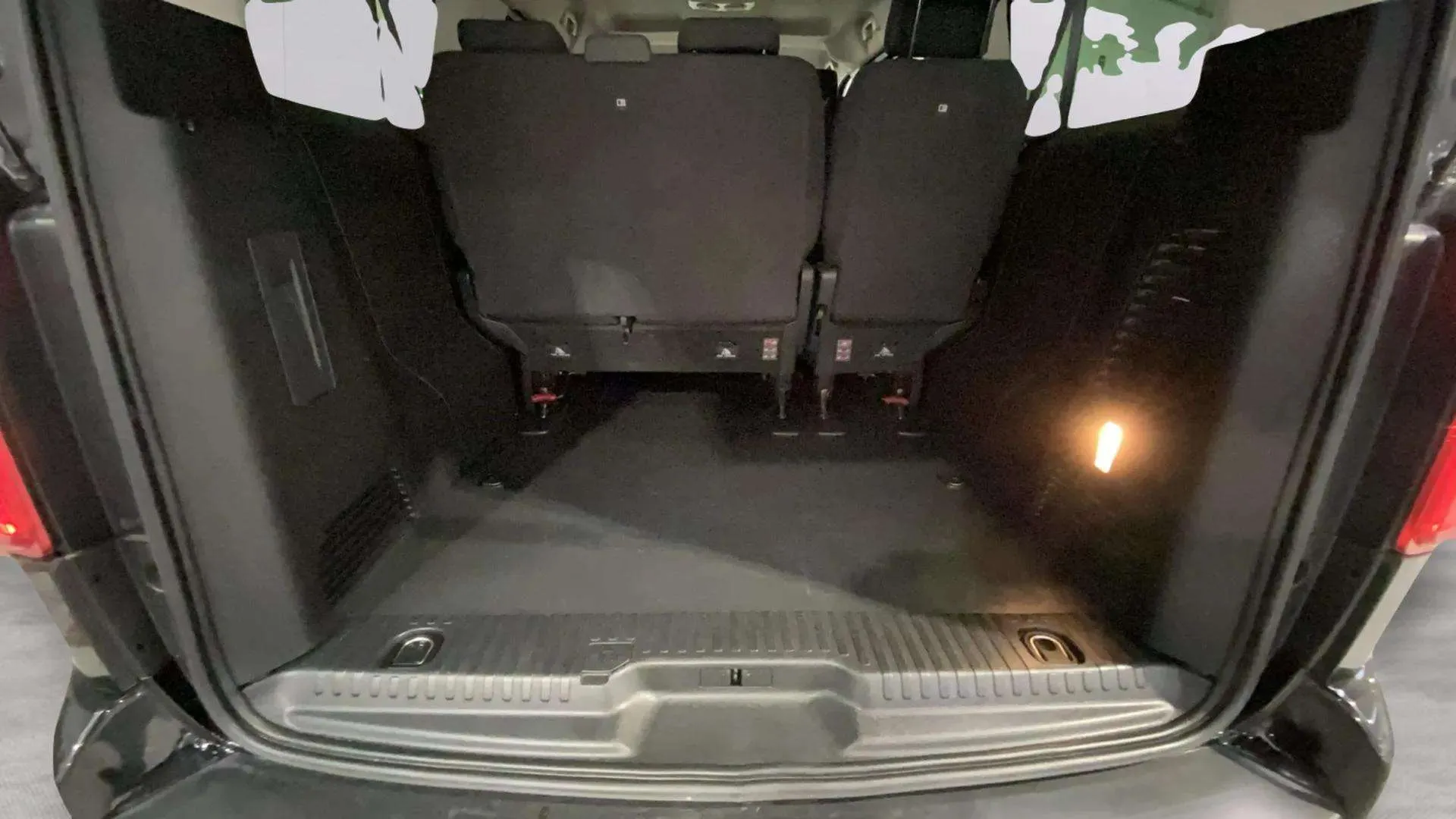 Peugeot Traveller Business Long BlueHDi 180 EAT8 - foto 24