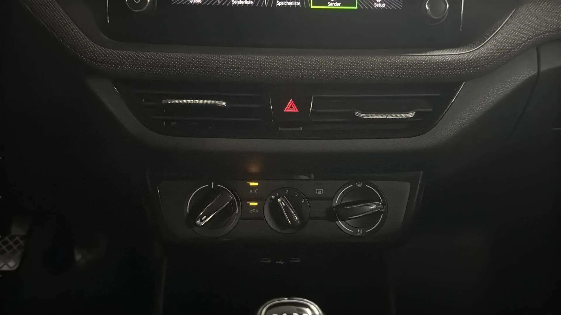 Škoda Fabia 1.0 TSI Selection - foto 20