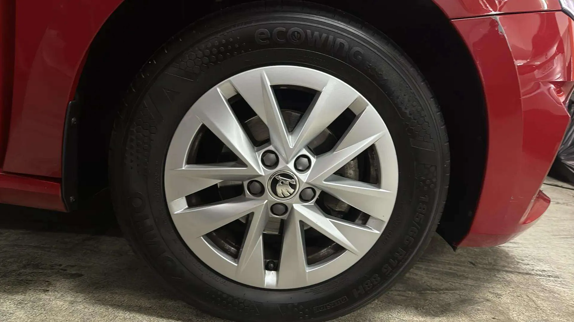 Škoda Fabia 1.0 TSI Selection - foto 24