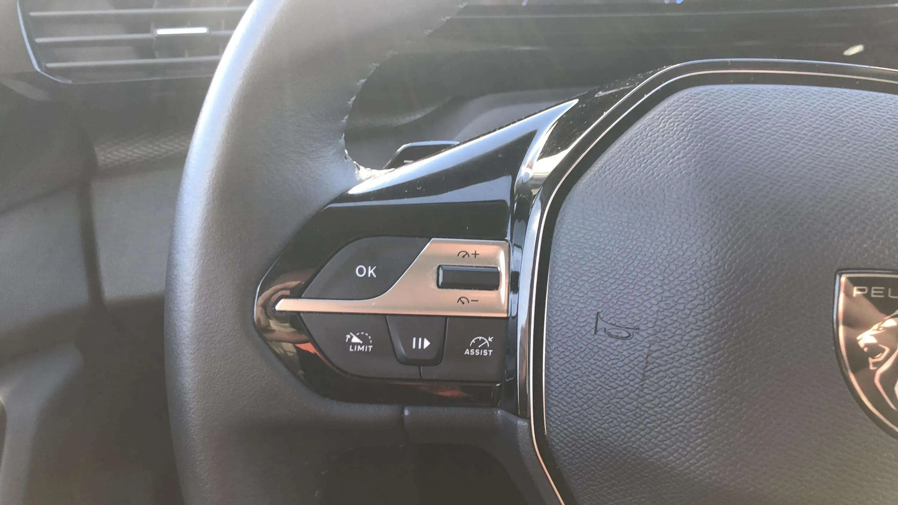 Peugeot 308 SW Active BlueHDi 130 EAT8 - foto 17